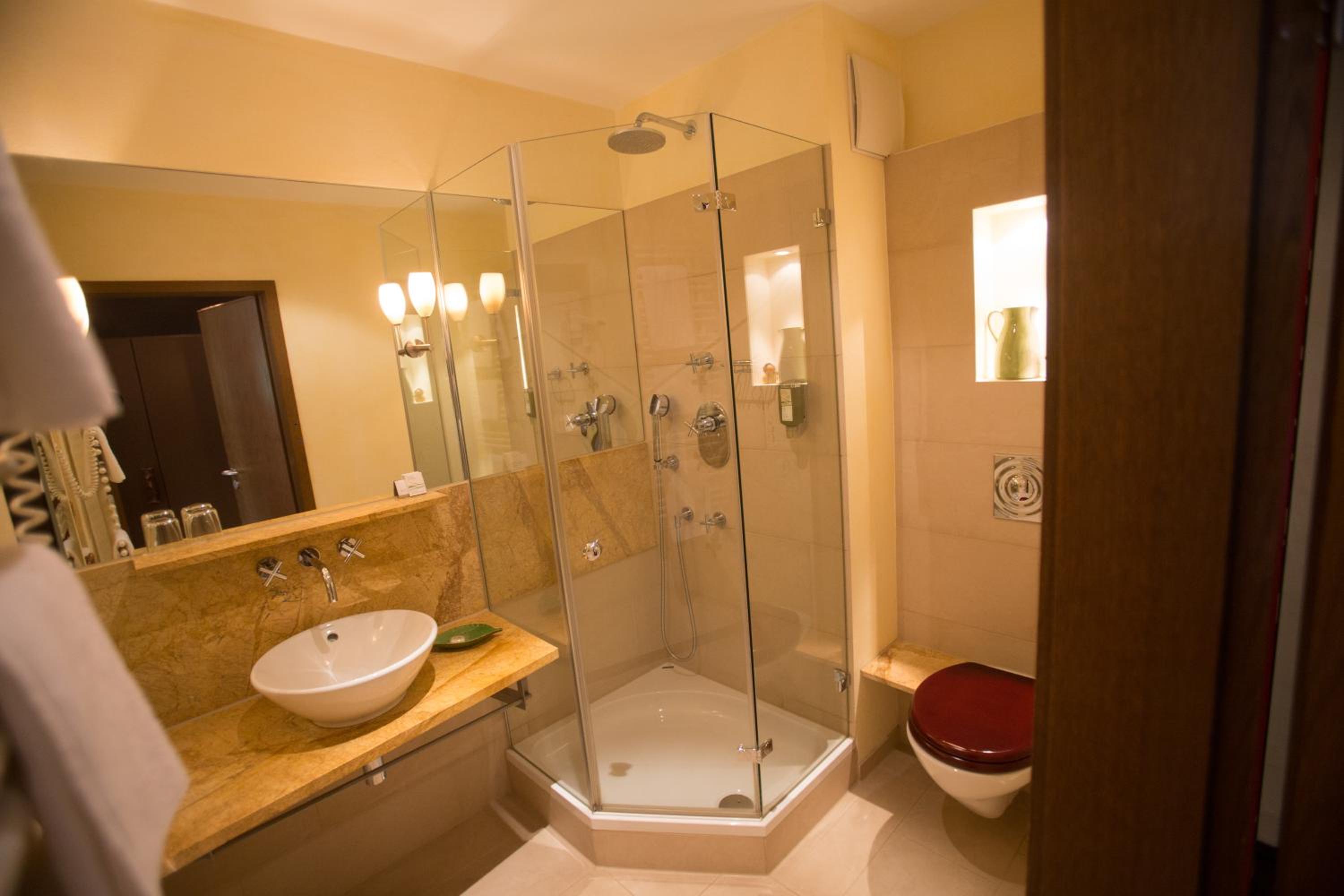 Standard Double Room - Photo 8