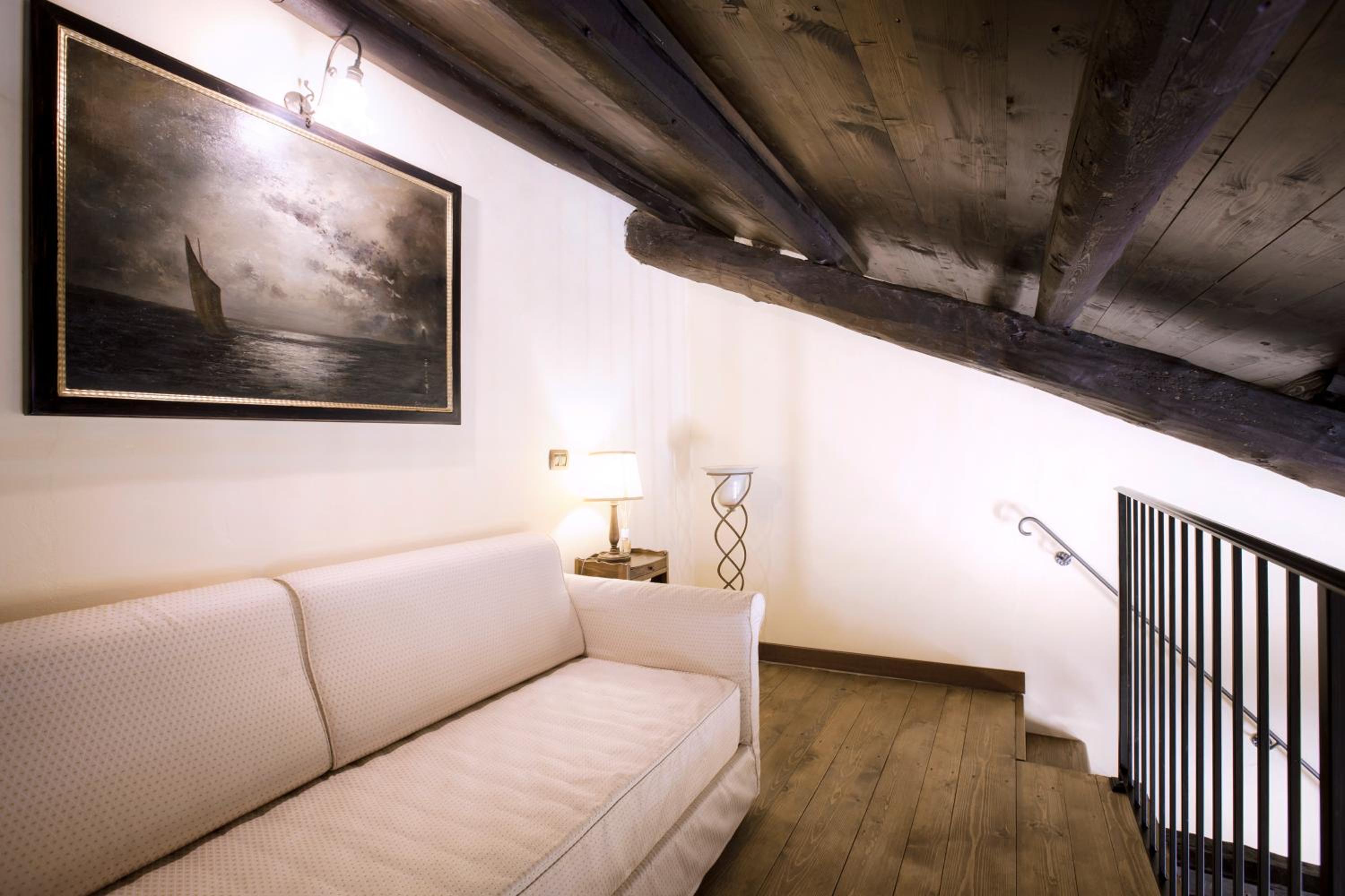 Suite with Sofa Bed - Photo 9
