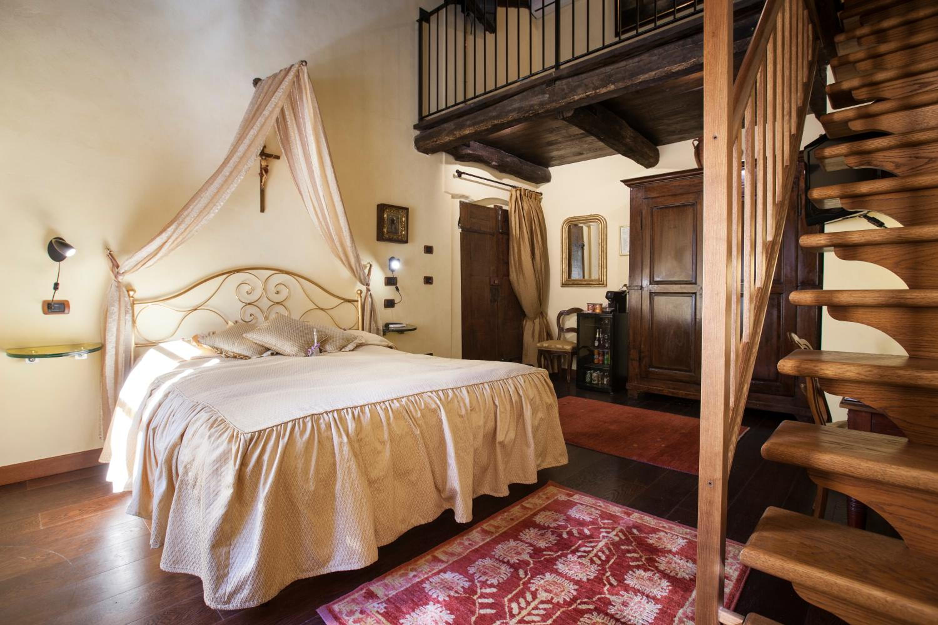 Suite with Sofa Bed - Photo 10