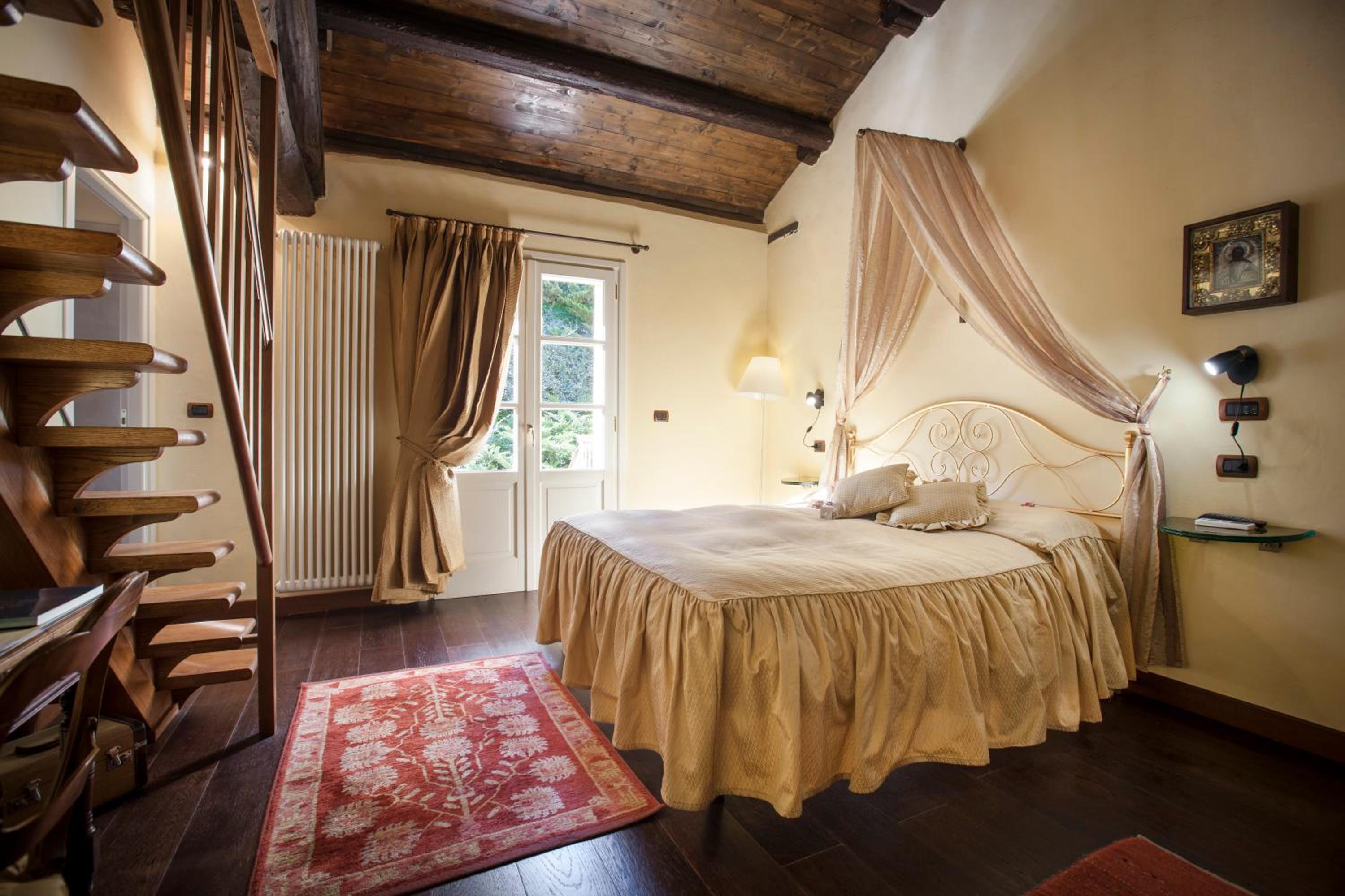 Suite with Sofa Bed - Photo 2