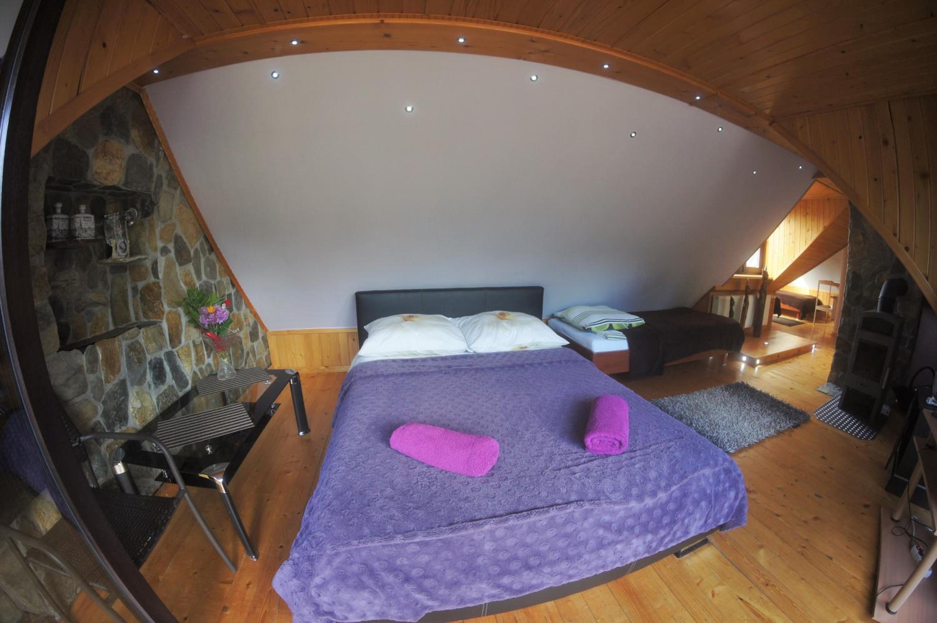 Apartment with Mountain View photo 3