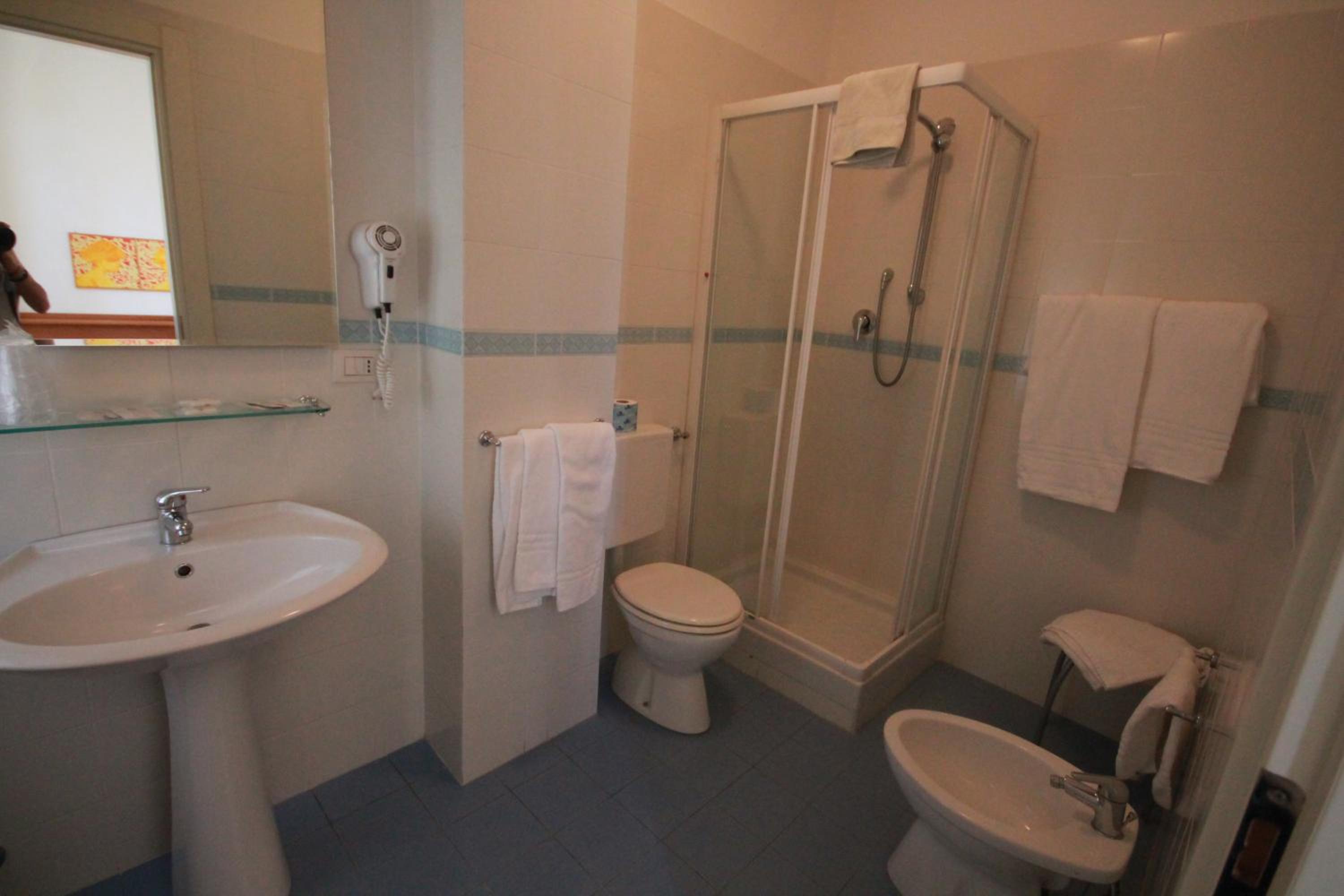 Triple Room with Private Bathroom photo 2