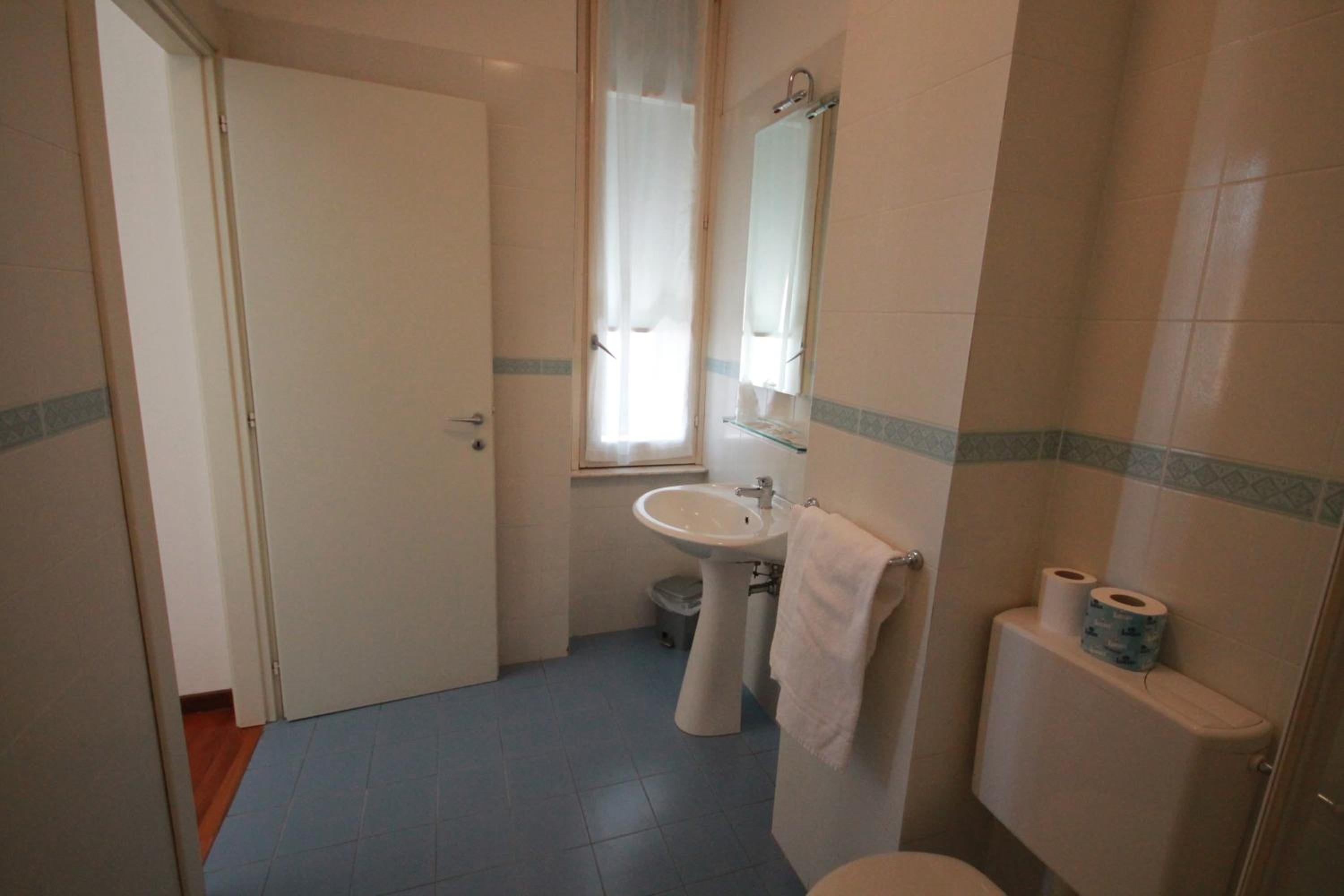 Triple Room with Private Bathroom photo 3