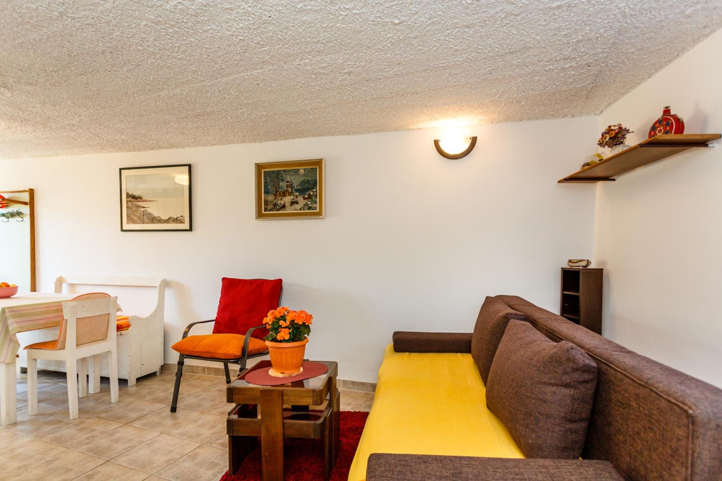 Studio Apartment photo 1