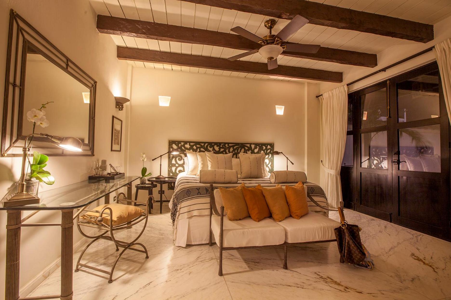 Deluxe Suite with Spa Bath photo 1