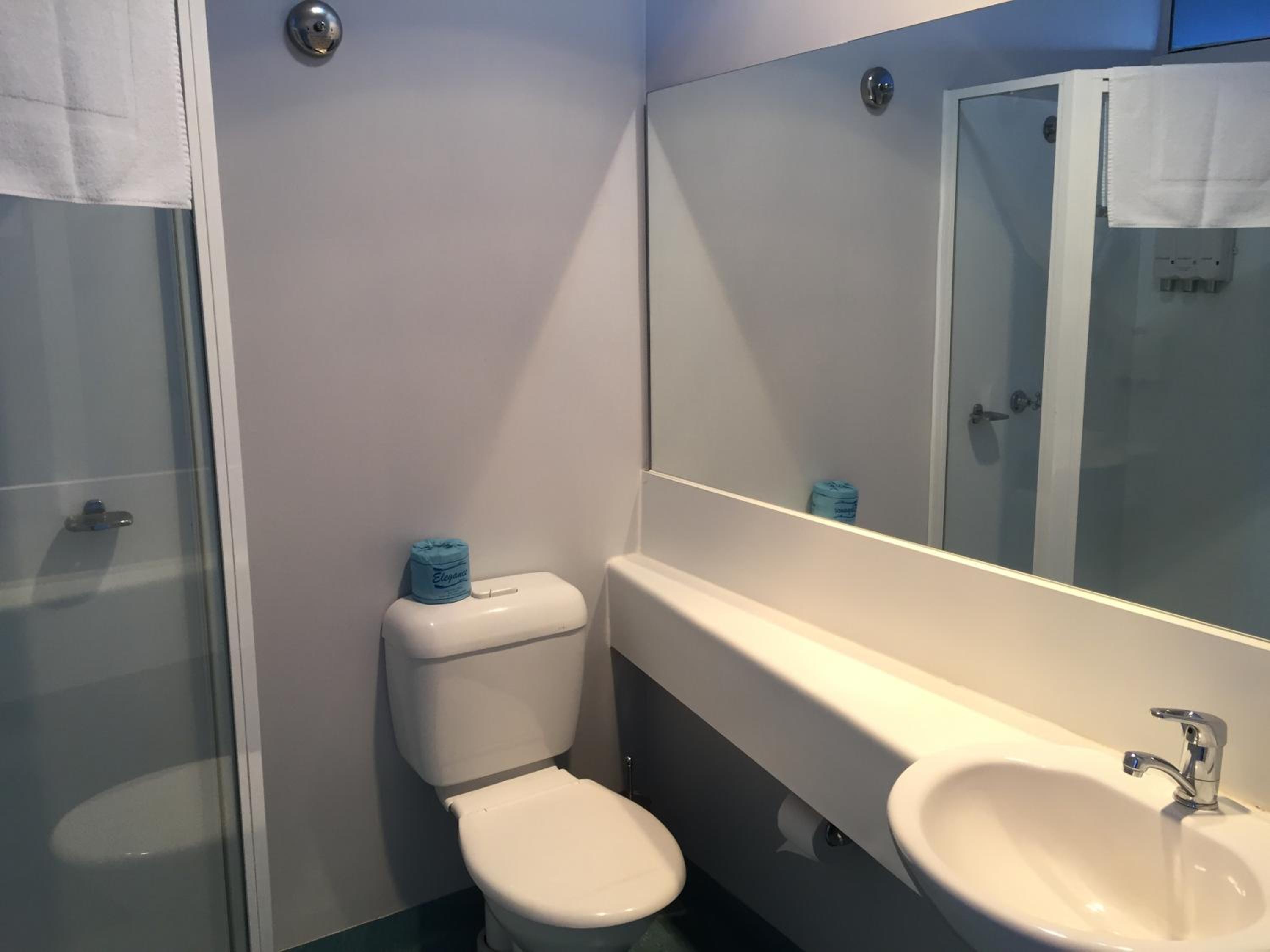 Small Double Room - Photo 6