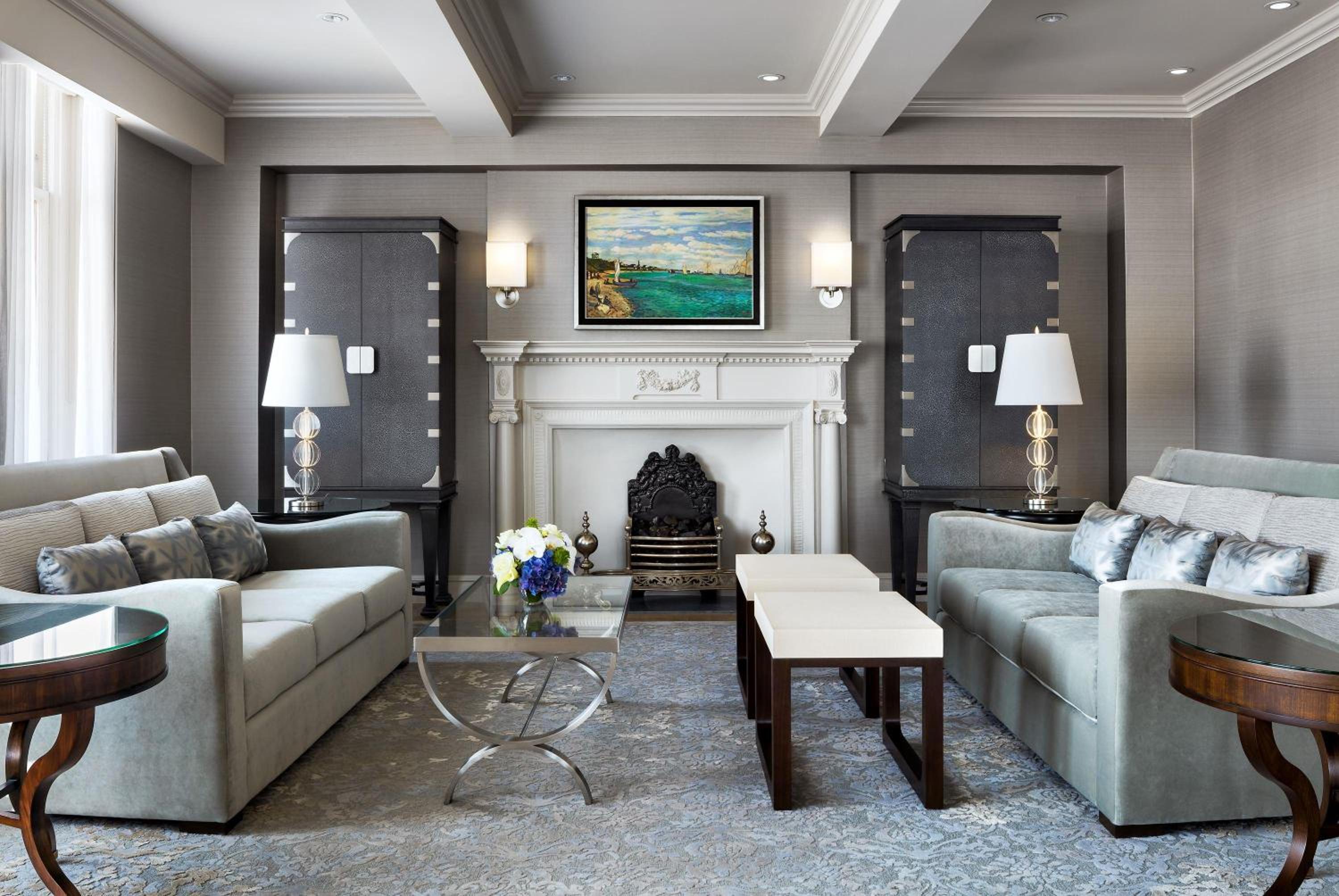 Royal Suite With Lounge Access And Harbour View