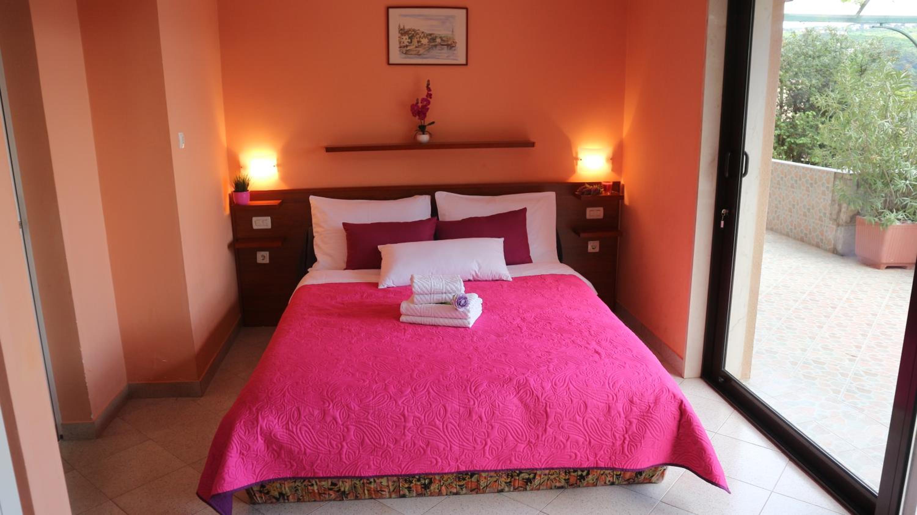 Appartamento con 2 Camere da Letto, Terrazza e Vista Mare