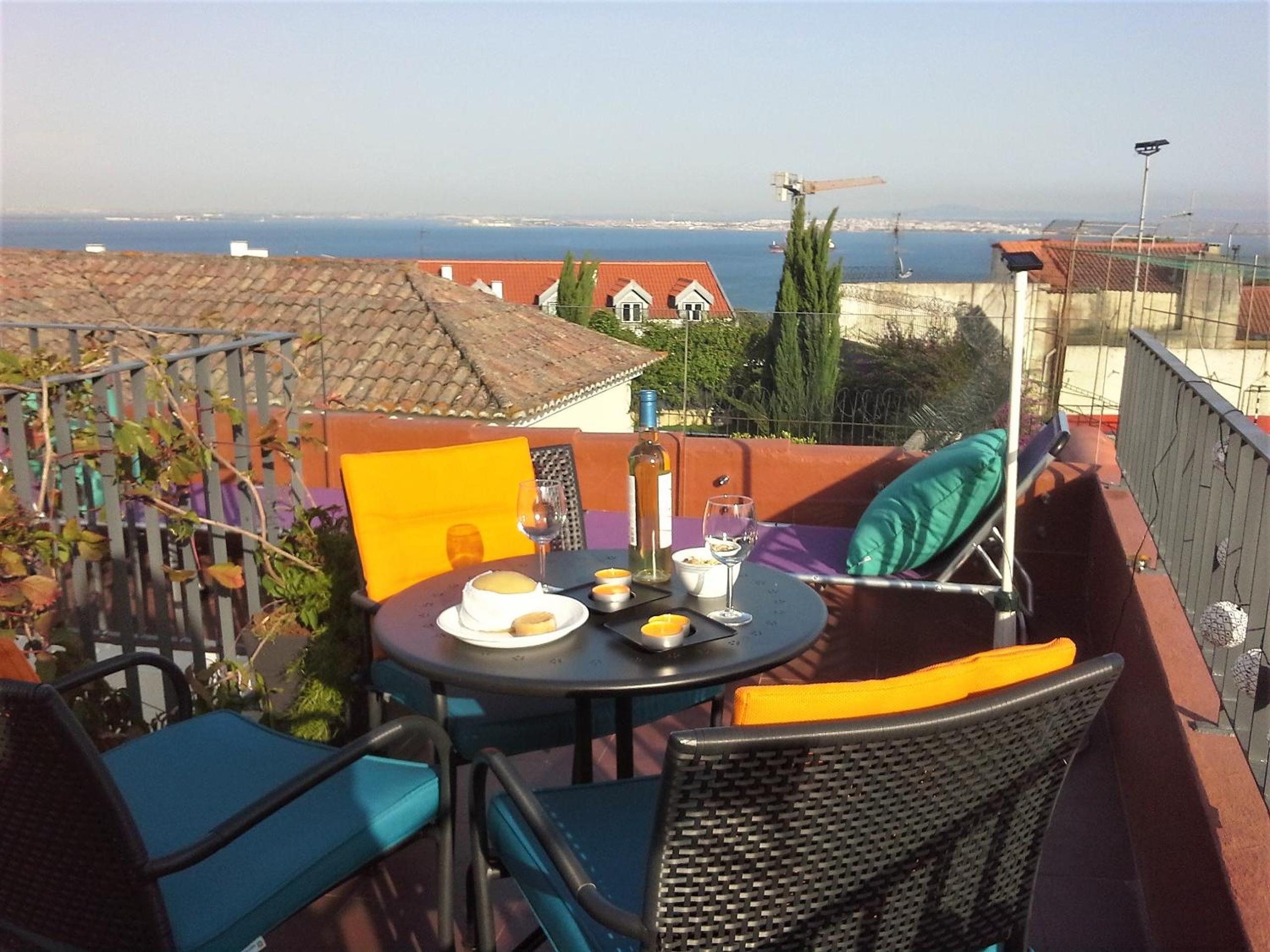 One-Bedroom Apartment with Private Terrace and River View photo 3