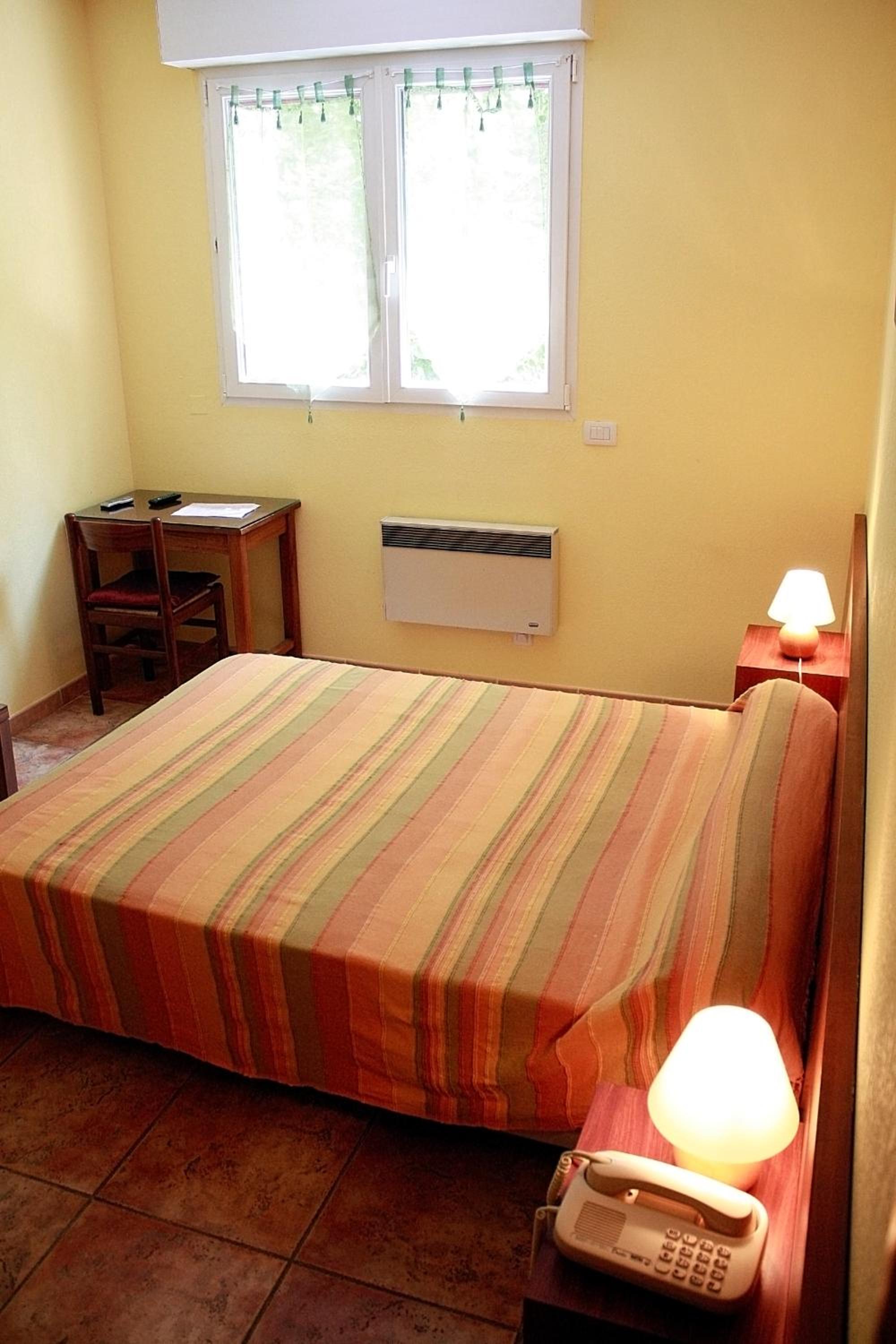 Twin Room - Photo 6