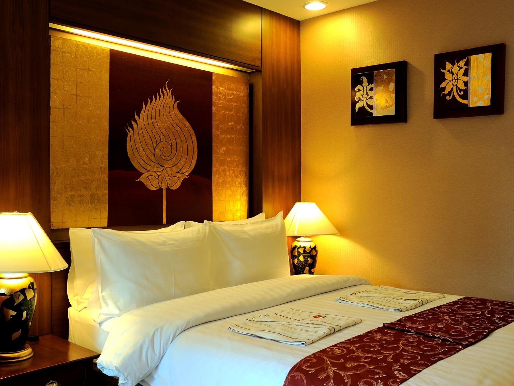 Superior Queen Room-Room only-No Airport Transfer - Photo 14