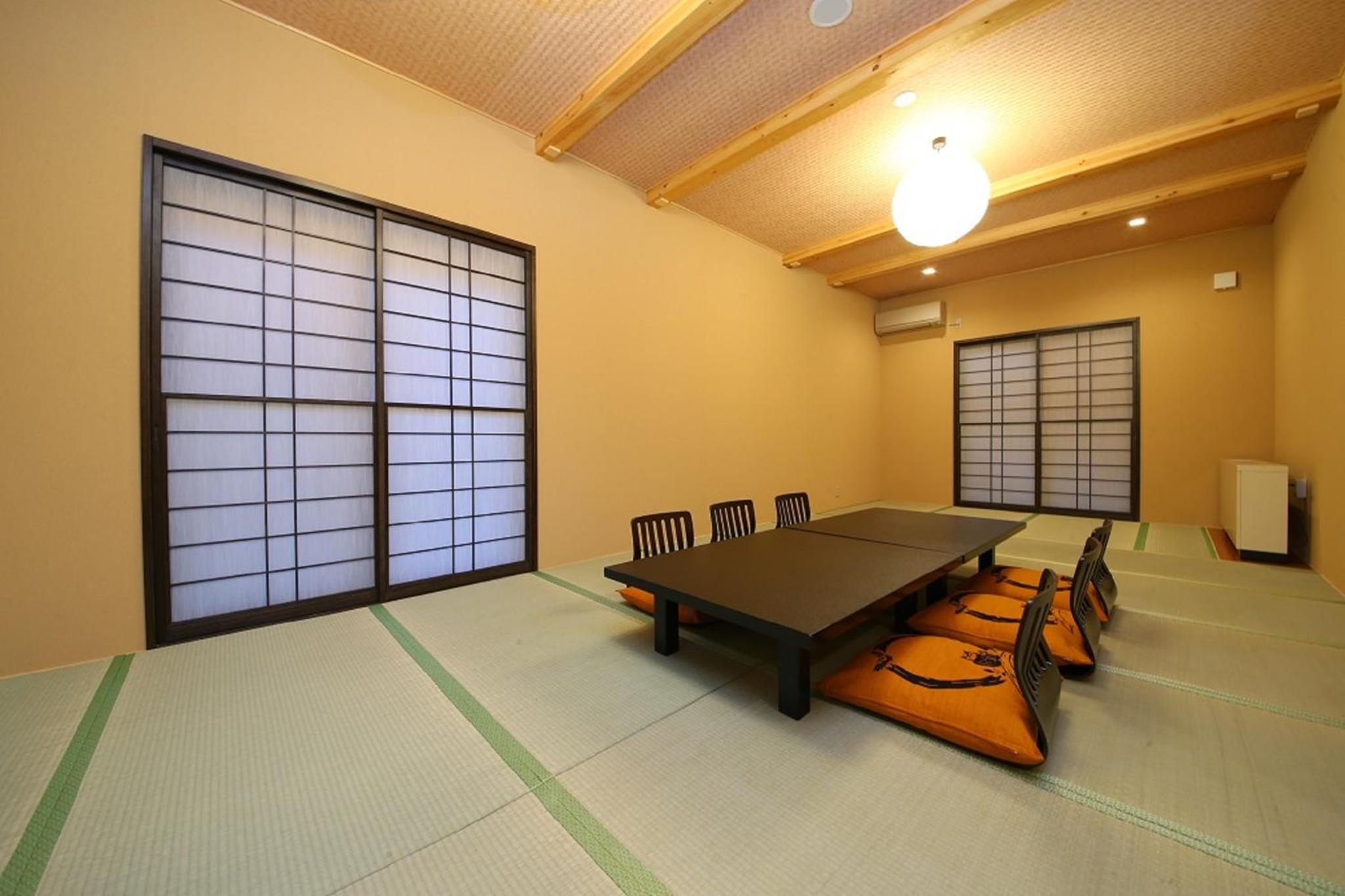 Deluxe Japanese-Style Room with Hot Spring Bath - Photo 2