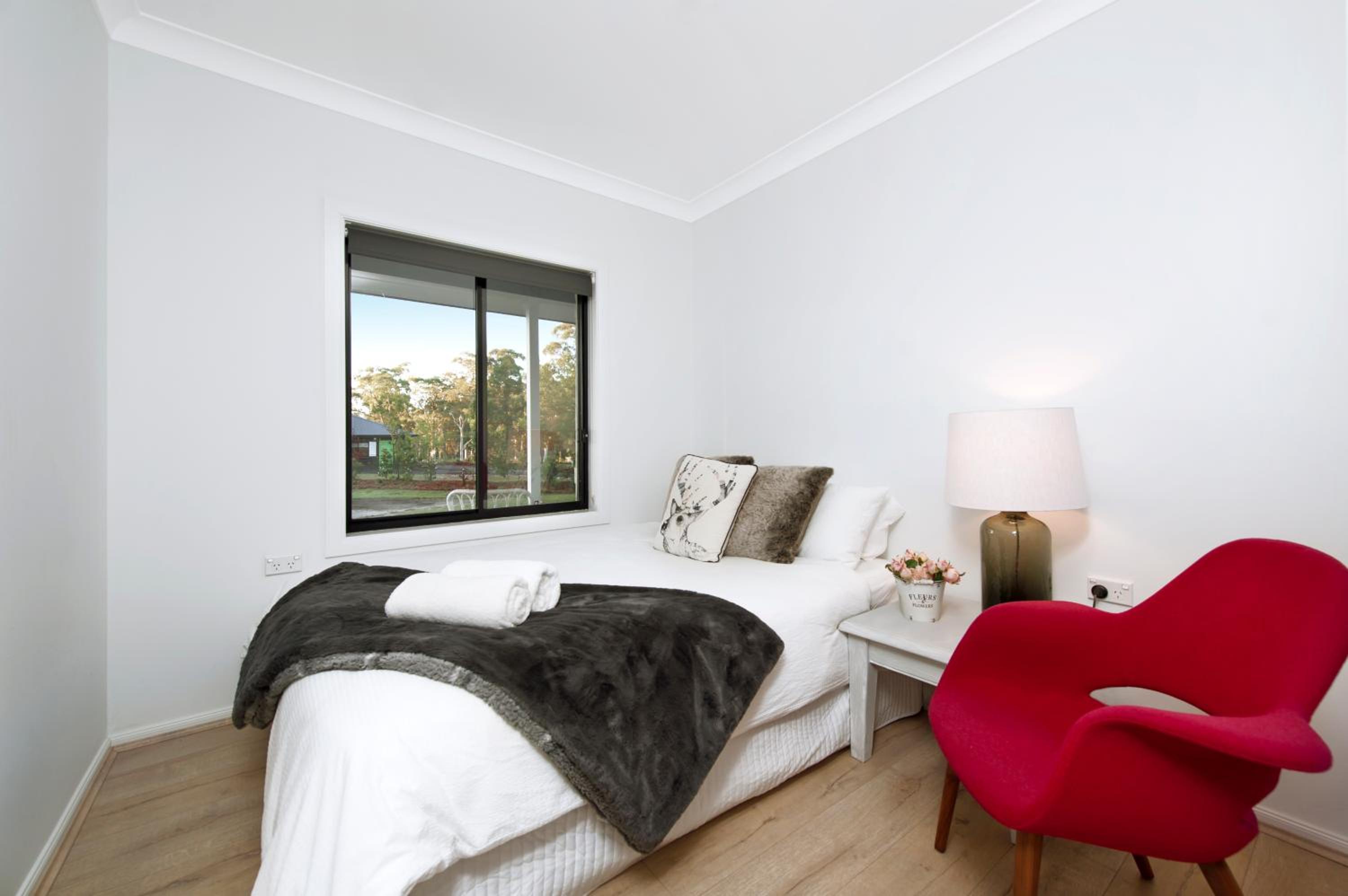 Three-Bedroom House - The Flowerhouse