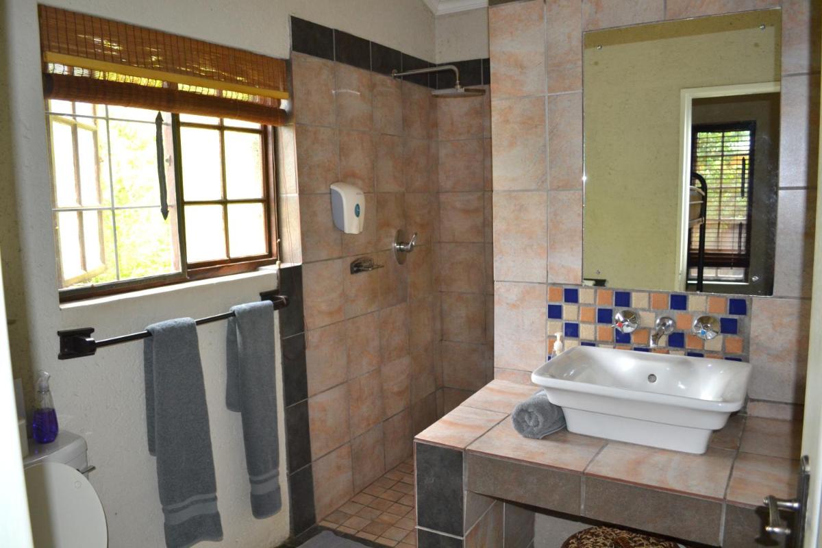 Four-Bedroom House photo 2