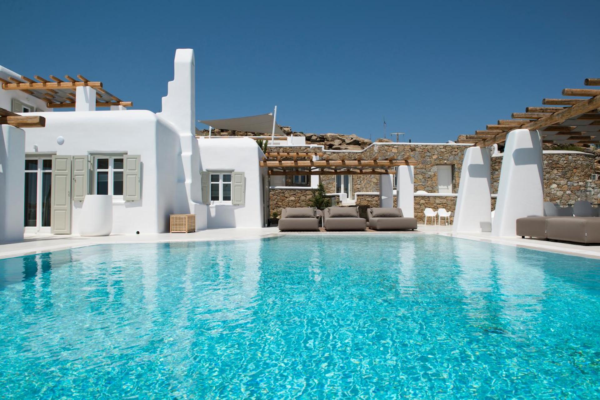 Villa with Private Pool - Photo 10