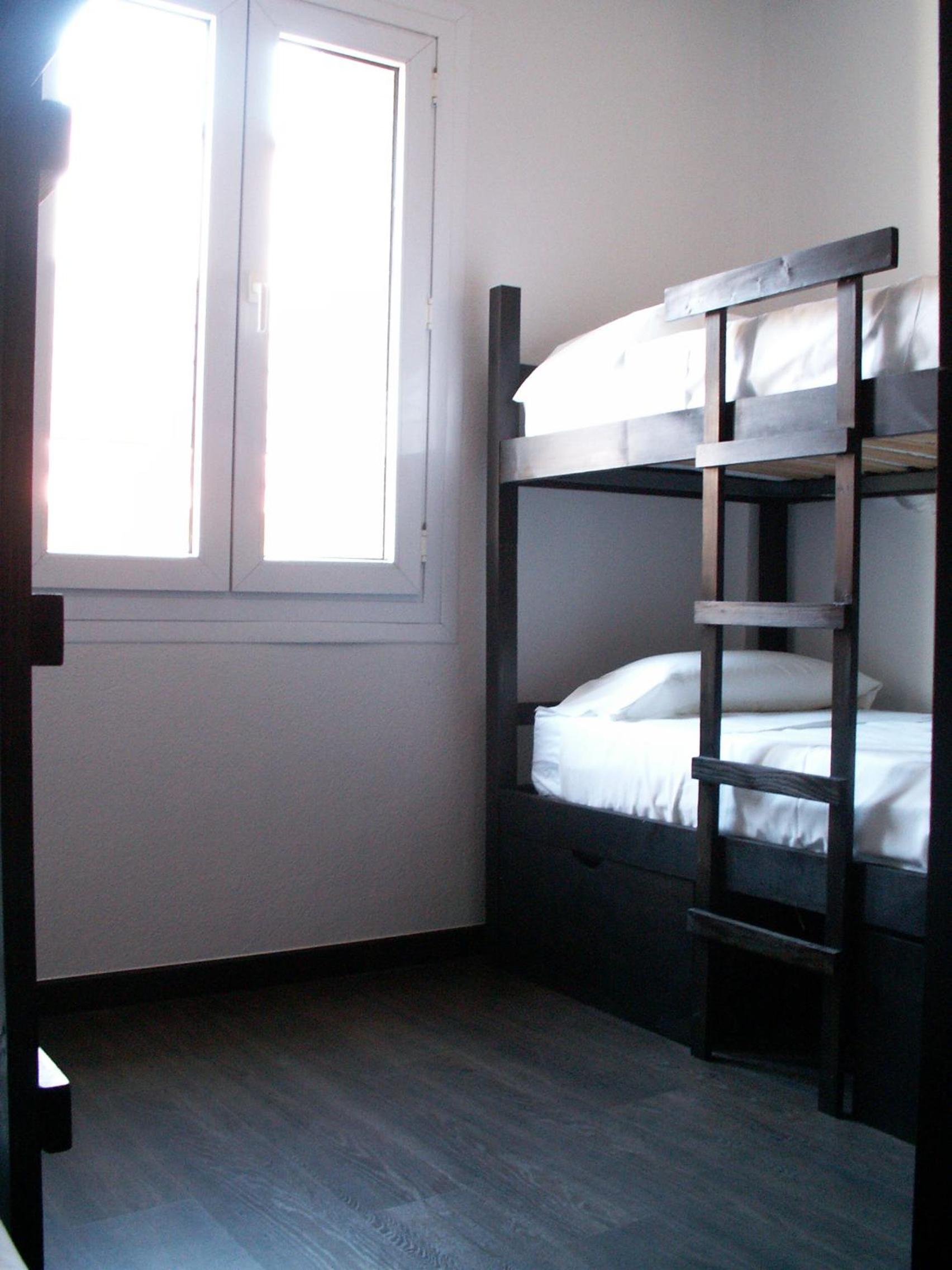 Cama en Habitación Compartida Mixta de 4 Camas