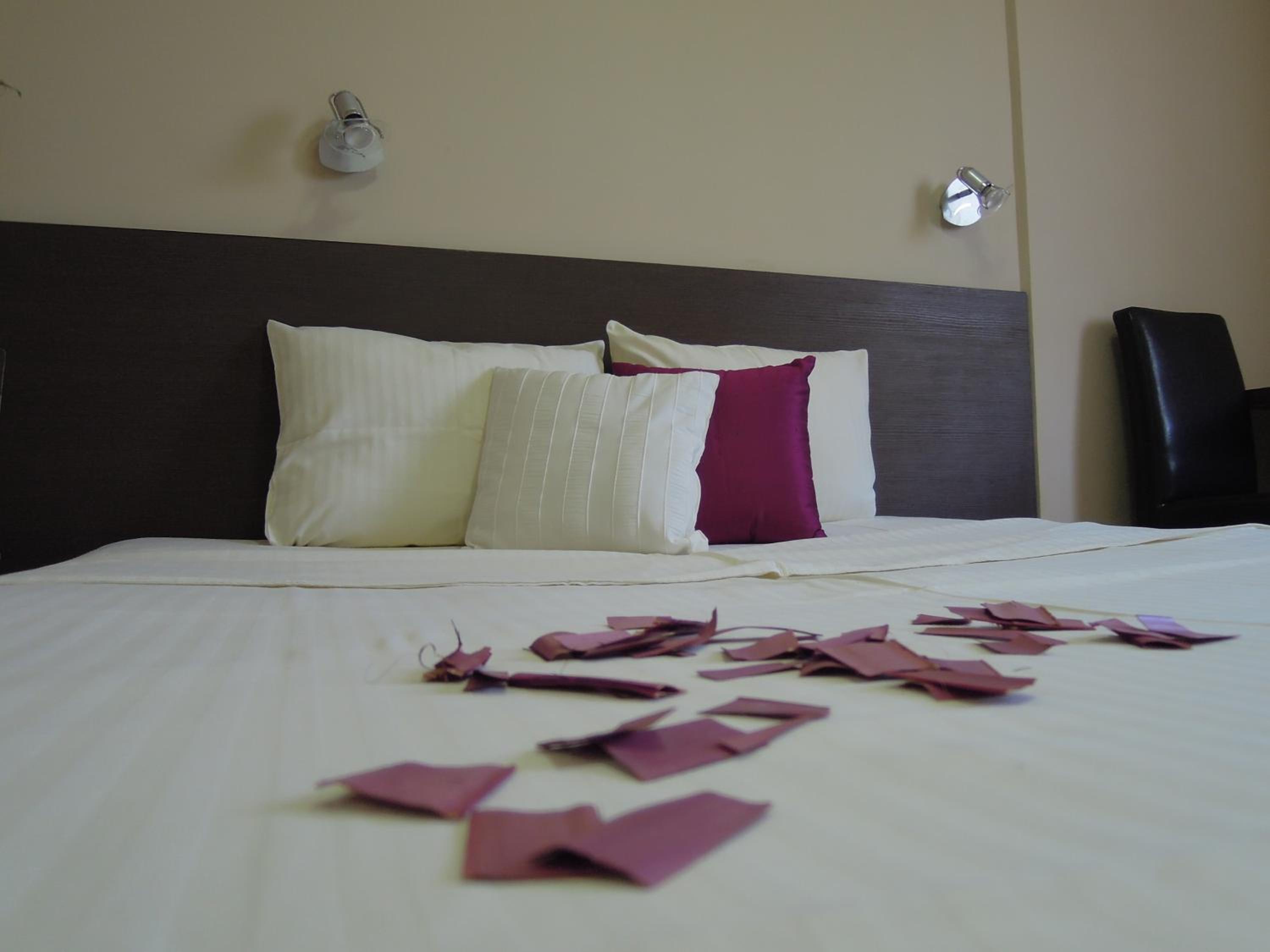 Double Room - Photo 8