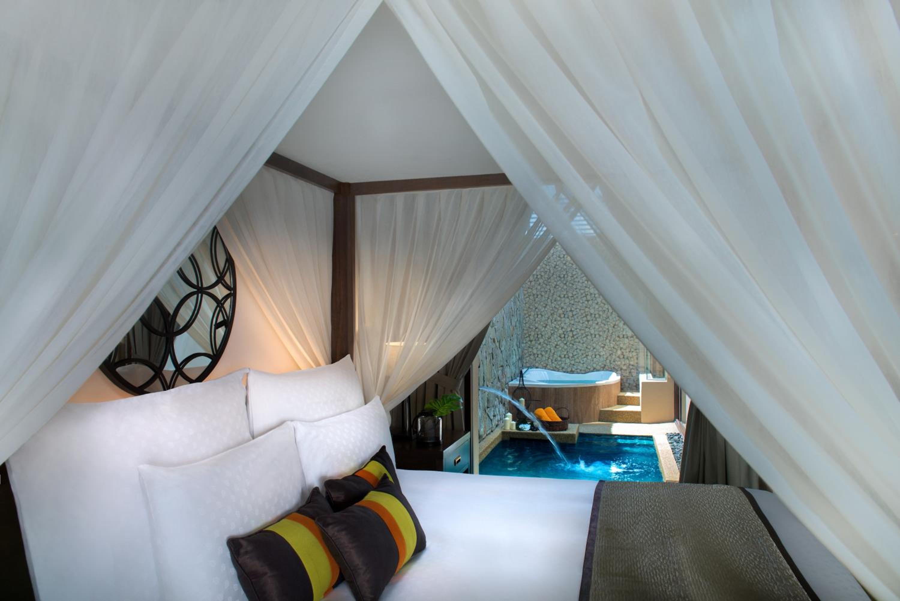 Lake Villa (No Children Allowed) - Photo 4