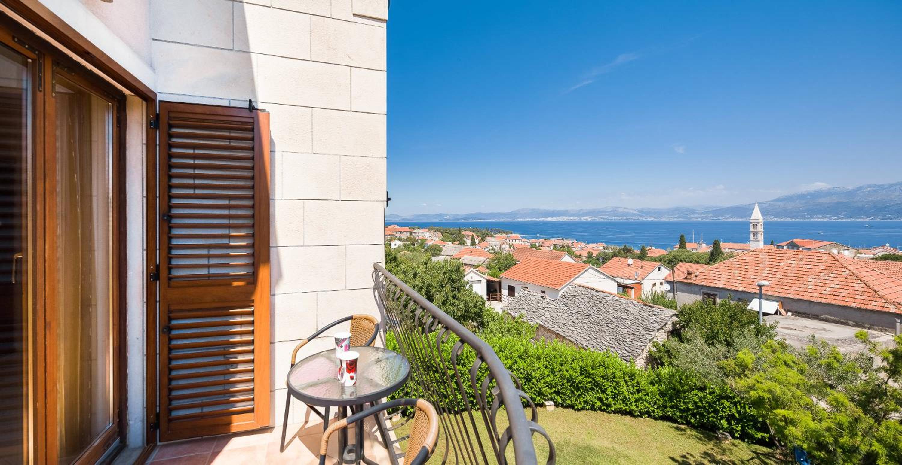 Two-Bedroom Apartment with Sea View photo 3