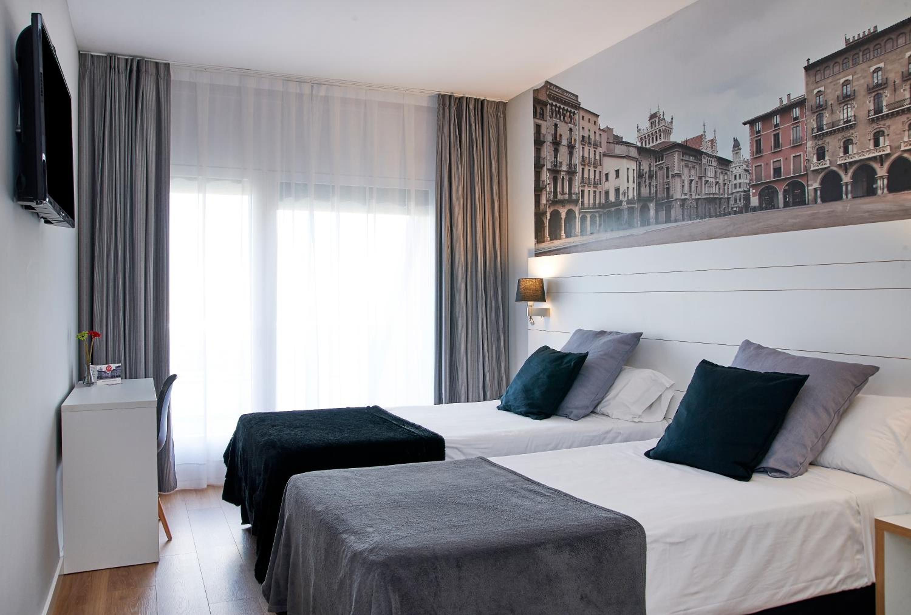 Standard Double Room - Photo 3