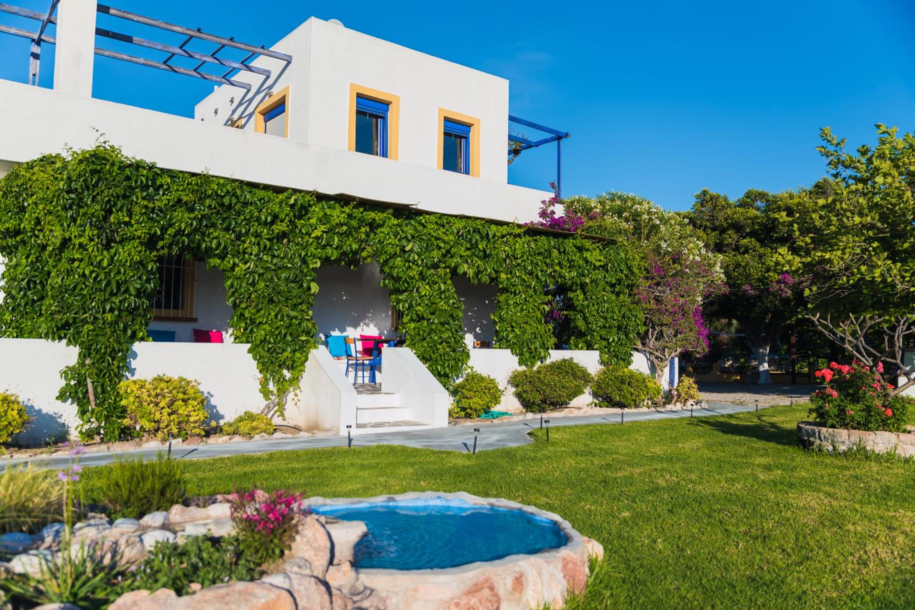Three-Bedroom Villa photo 2