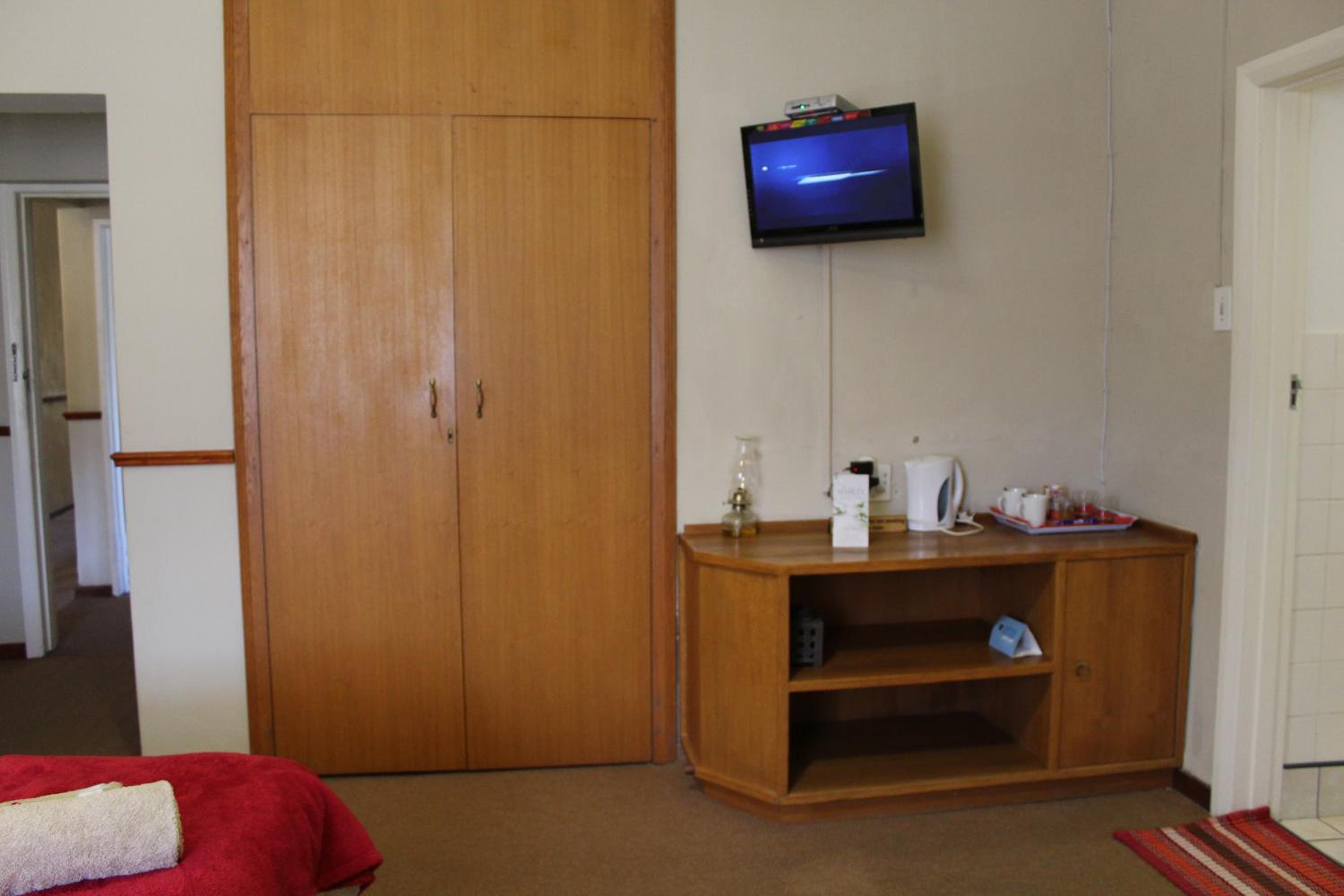 Standard Twin Room photo 1