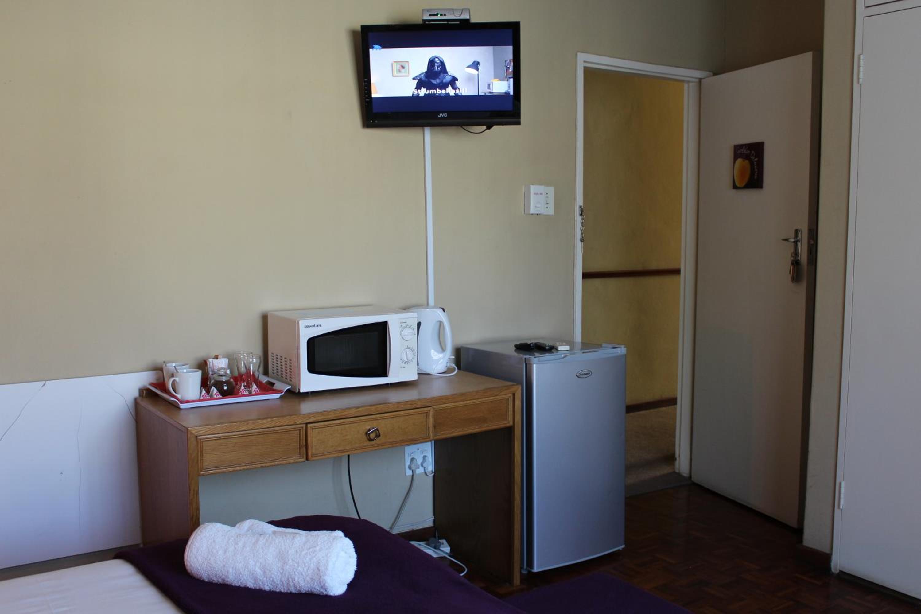Standard Queen Room photo 2