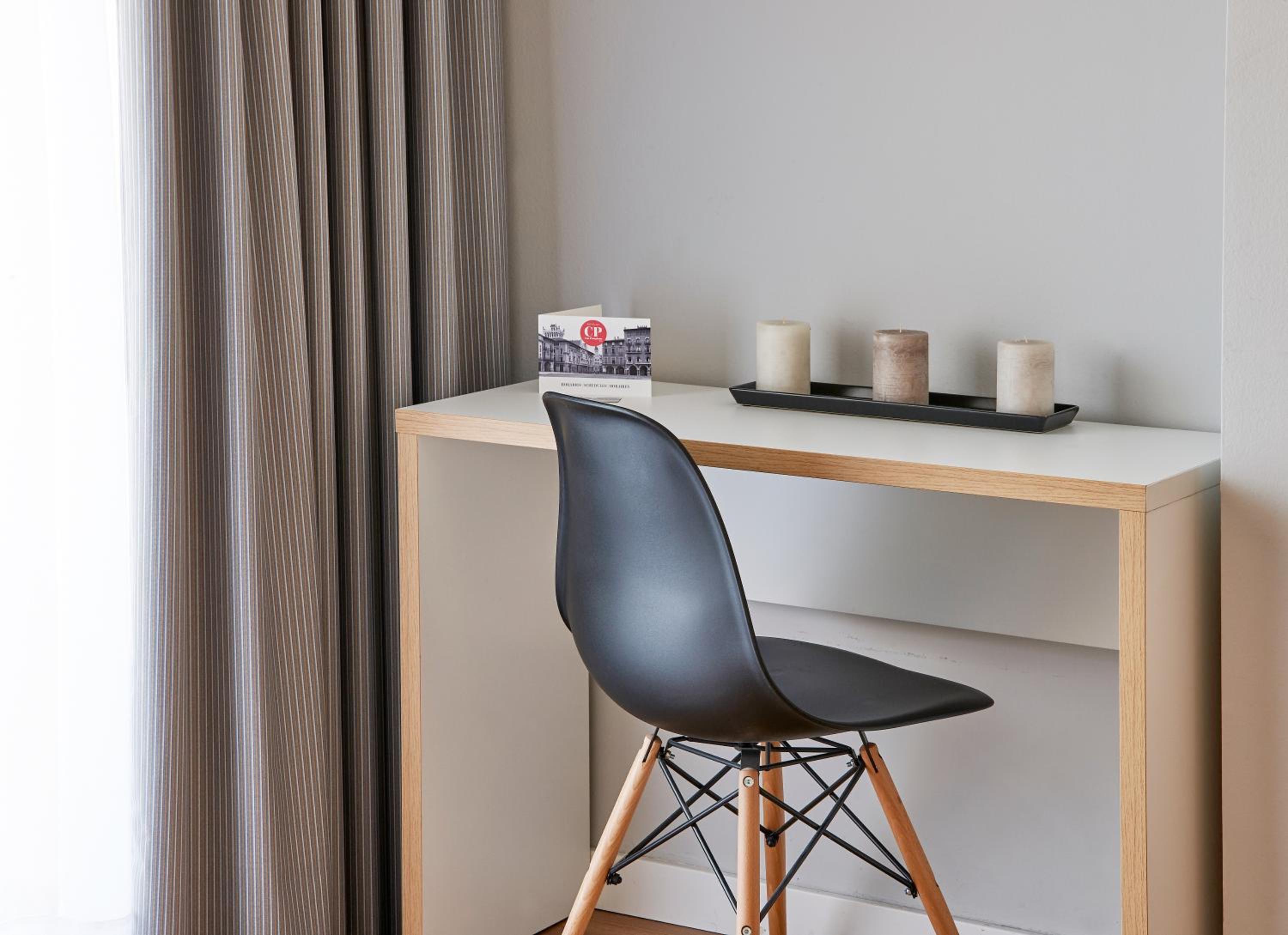 Standard Double Room - Photo 8