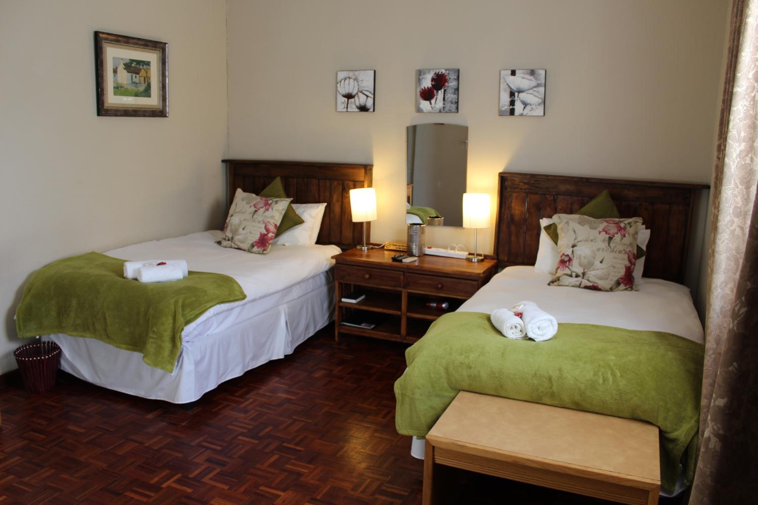 Standard Twin Room photo 3