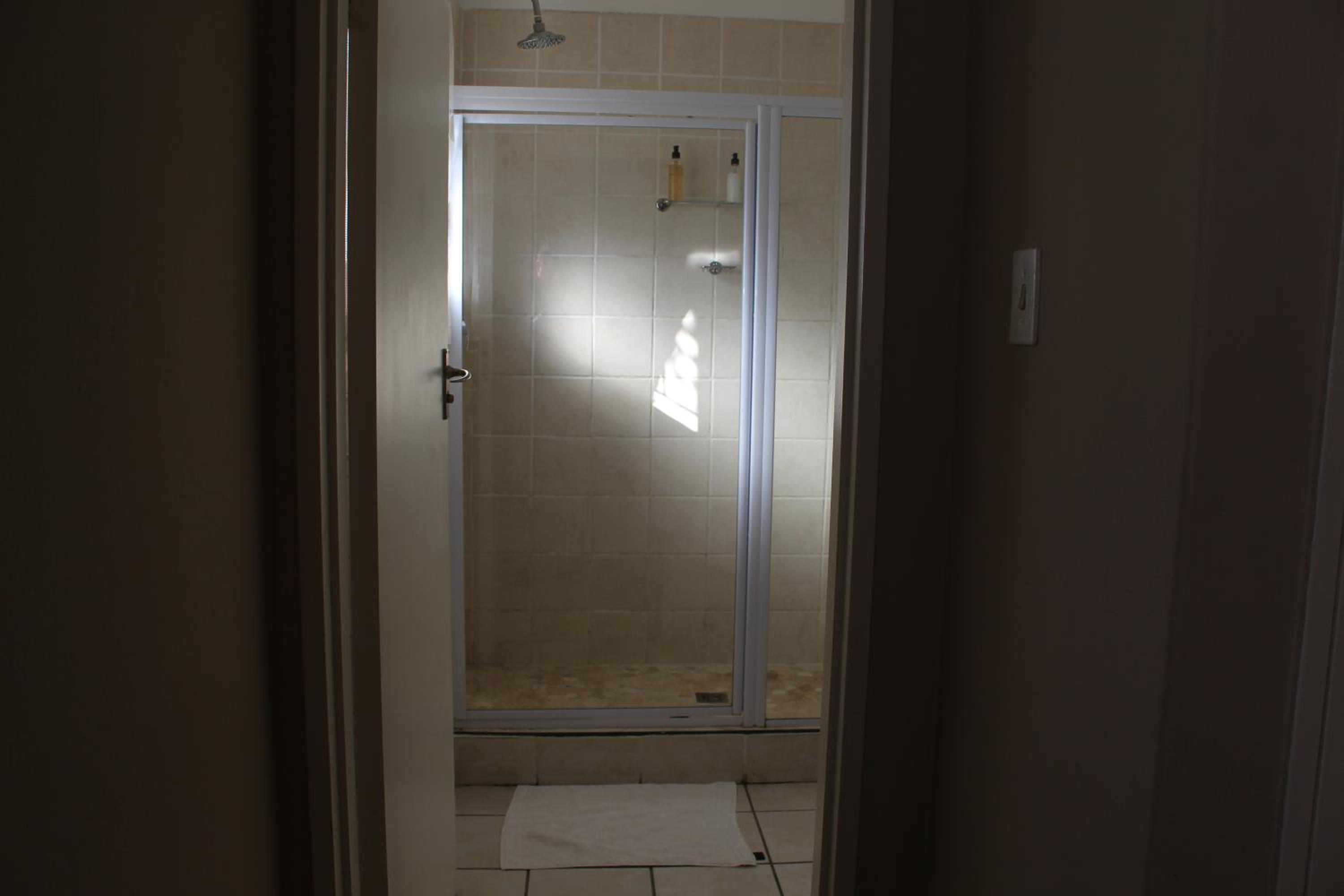 Standard Twin Room photo 2