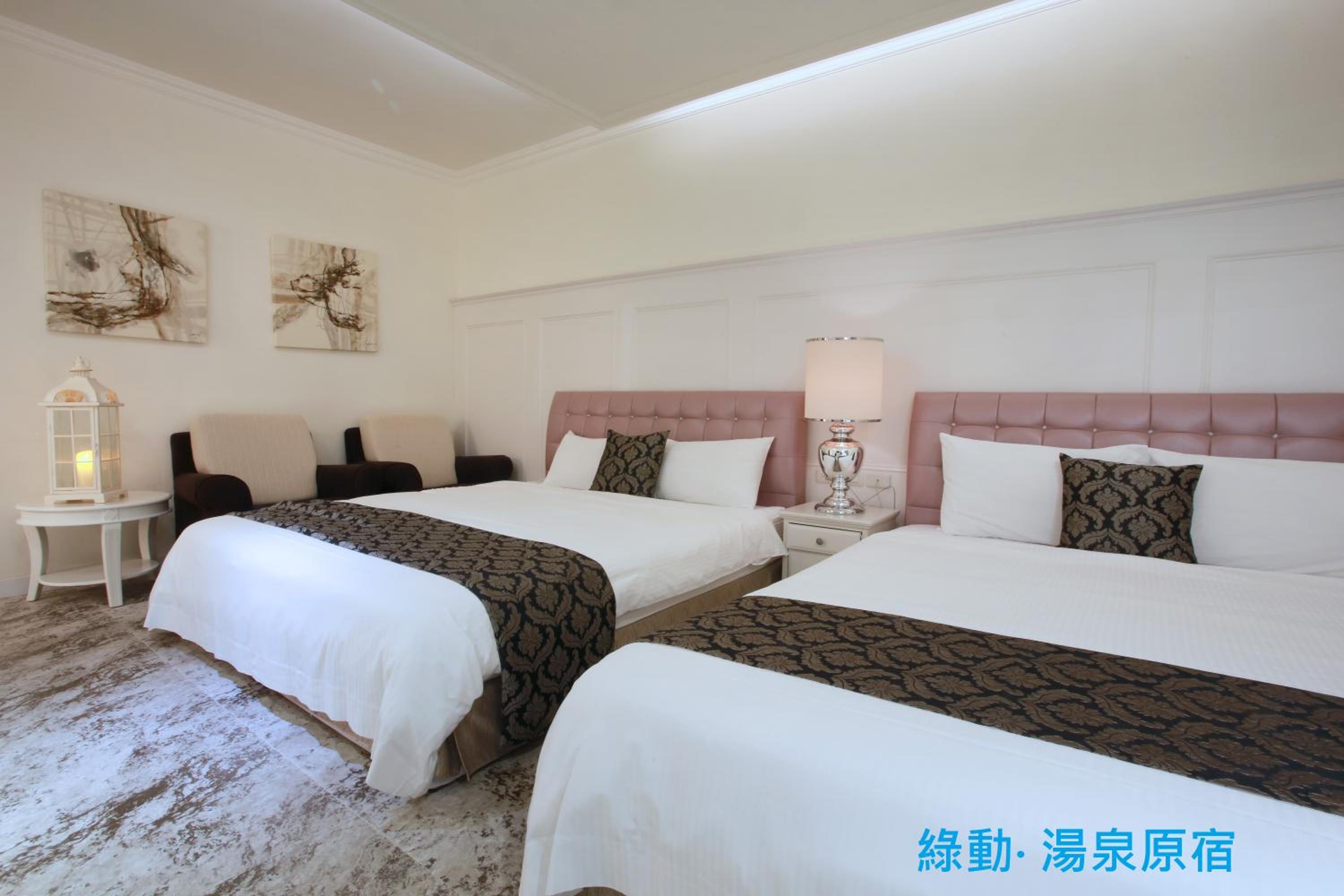 Deluxe Family Room - Photo 1