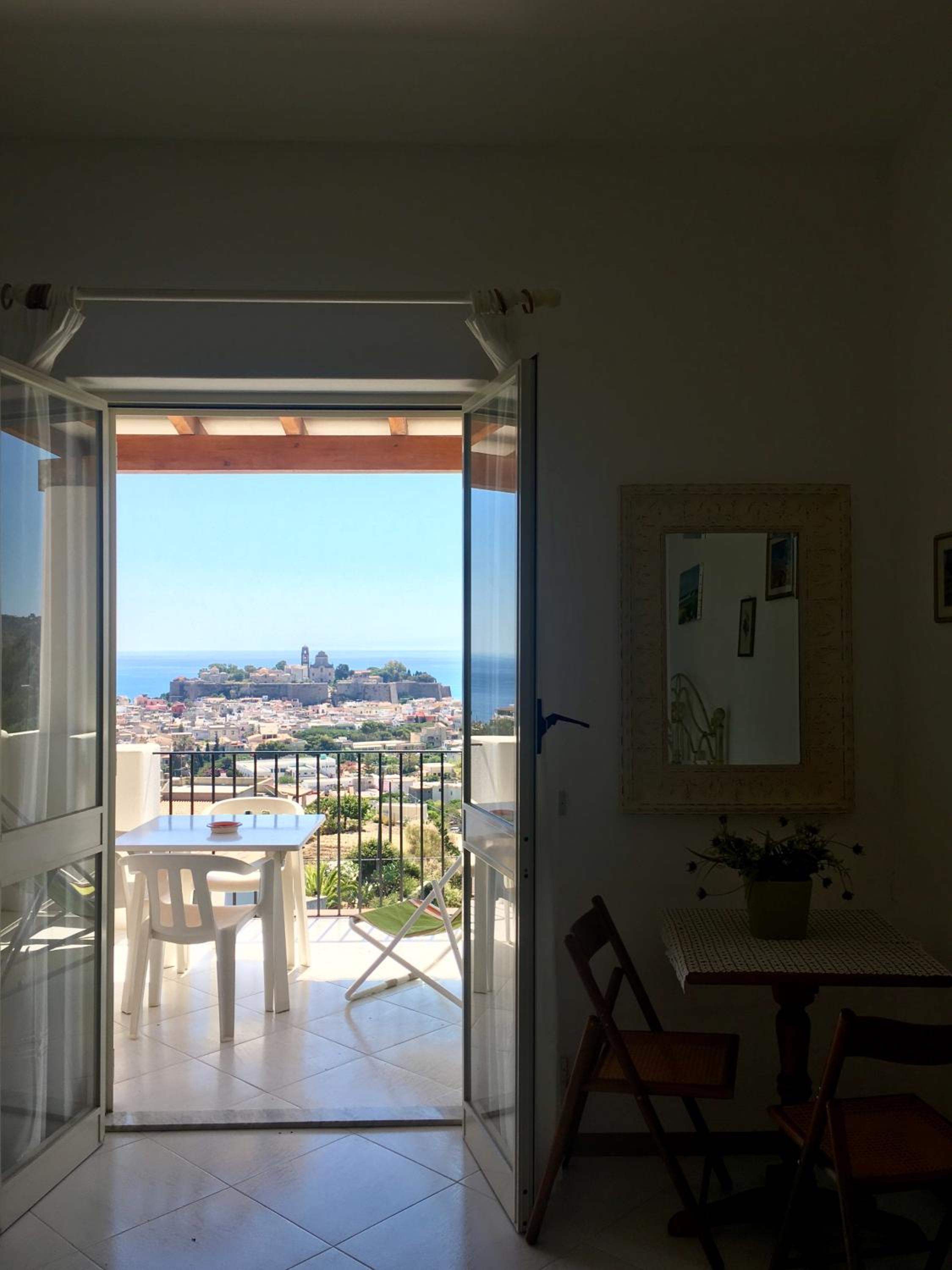 Studio with Sea View (2 Adults) - Photo 9