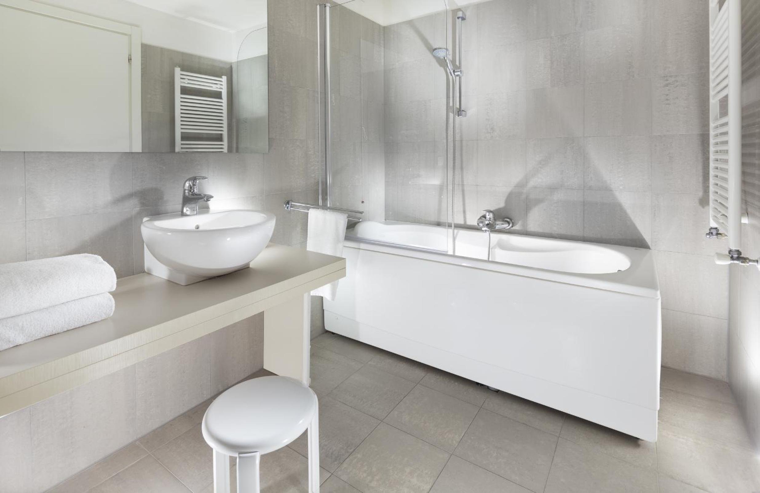 Superior Double or Twin Room - Photo 6