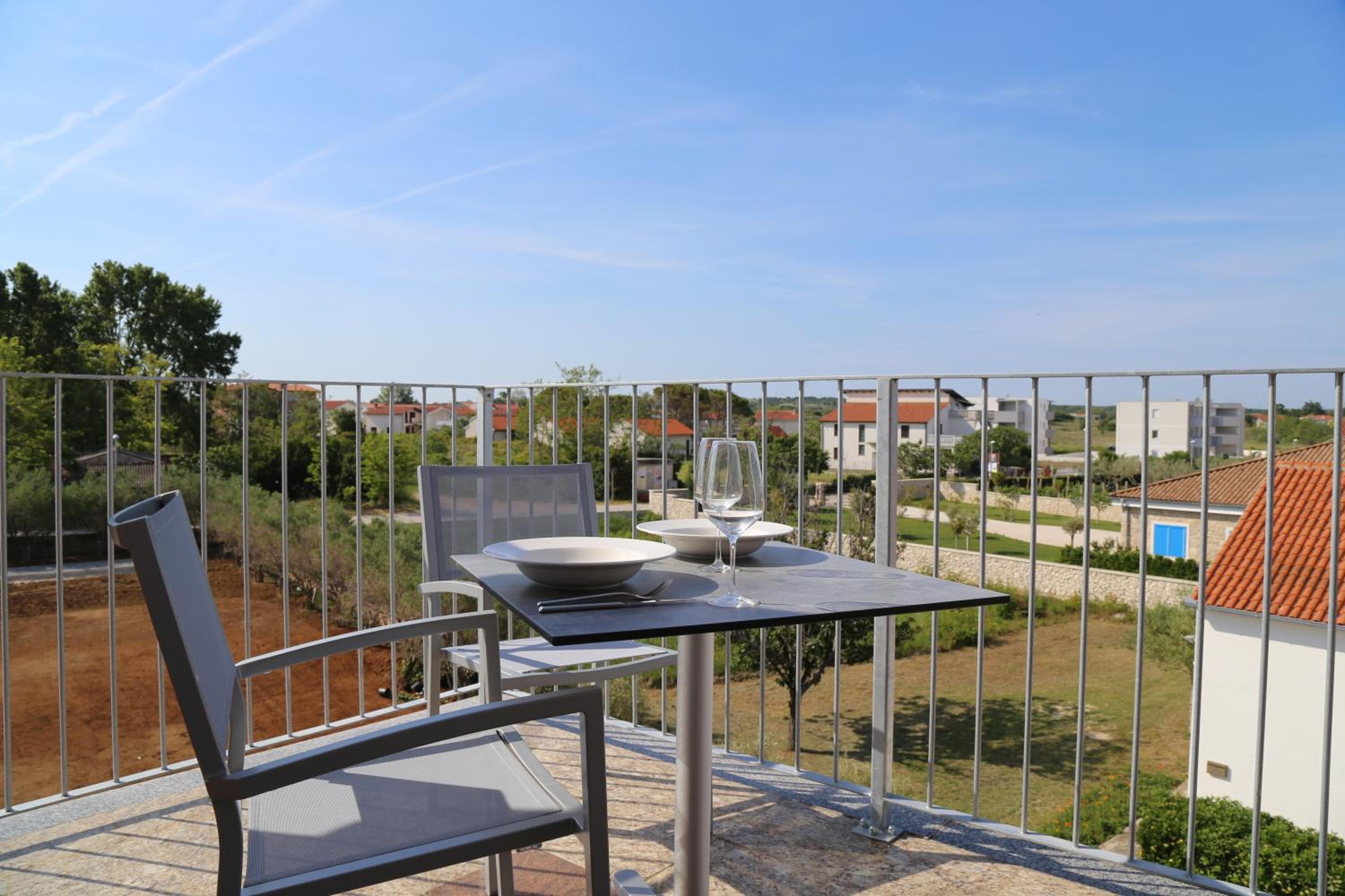 King Apartment with Garden View - Photo 5