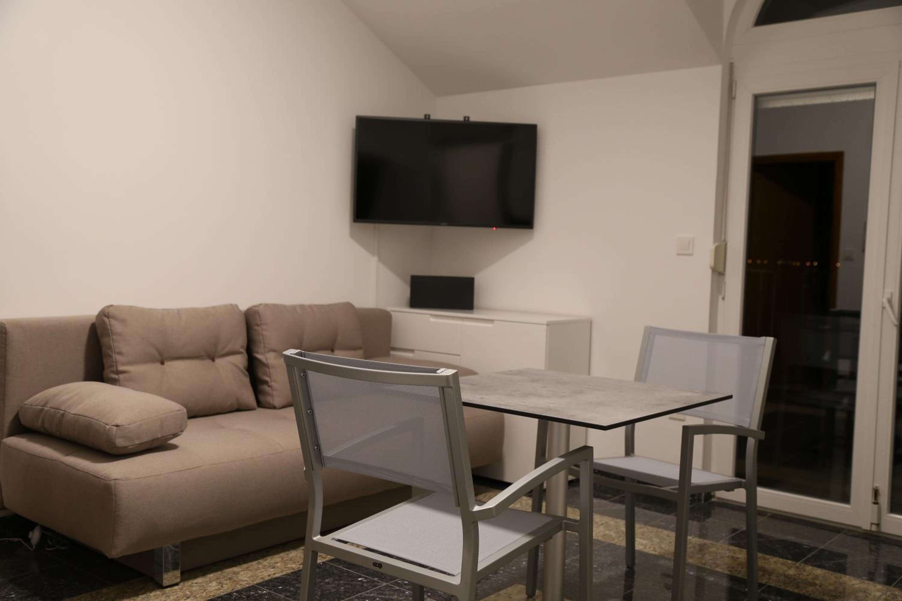 Quadrupel Apartment with Sea View - Photo 1