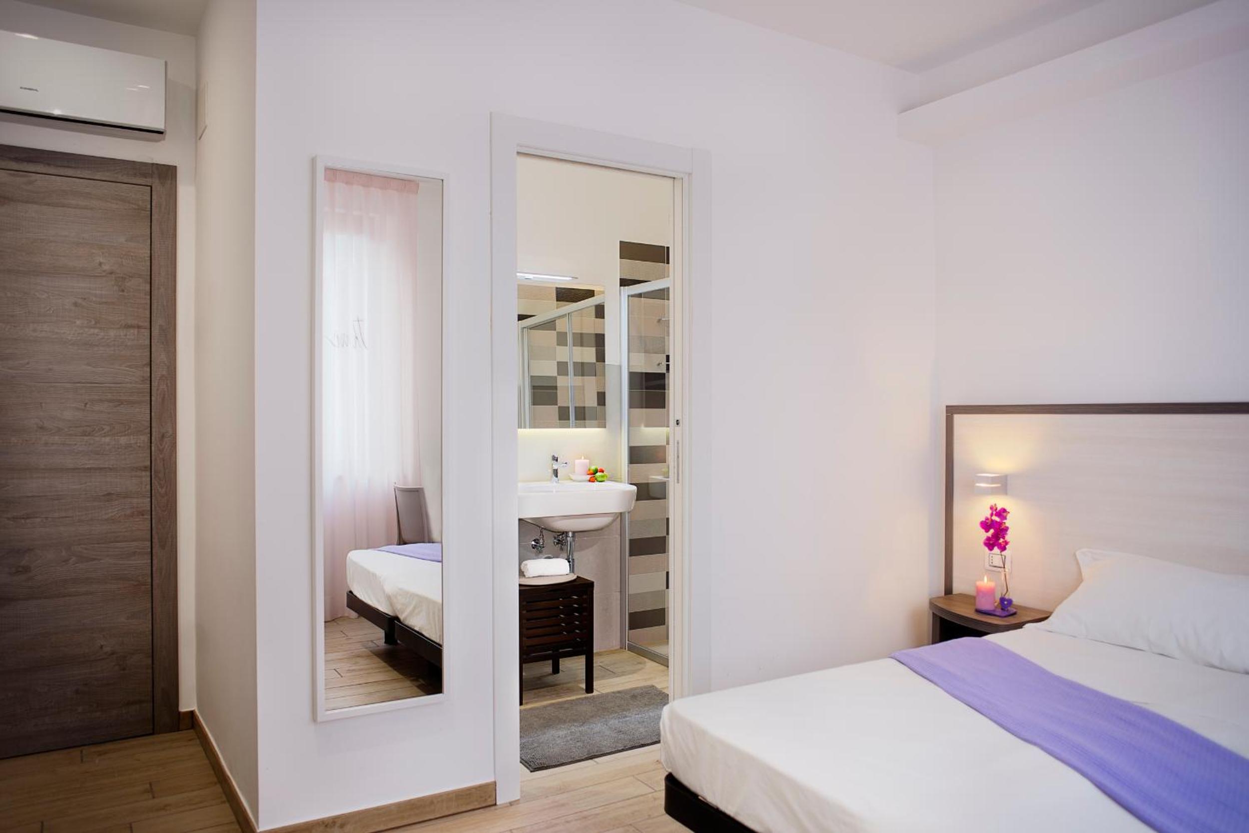 Double or Twin Room photo 3