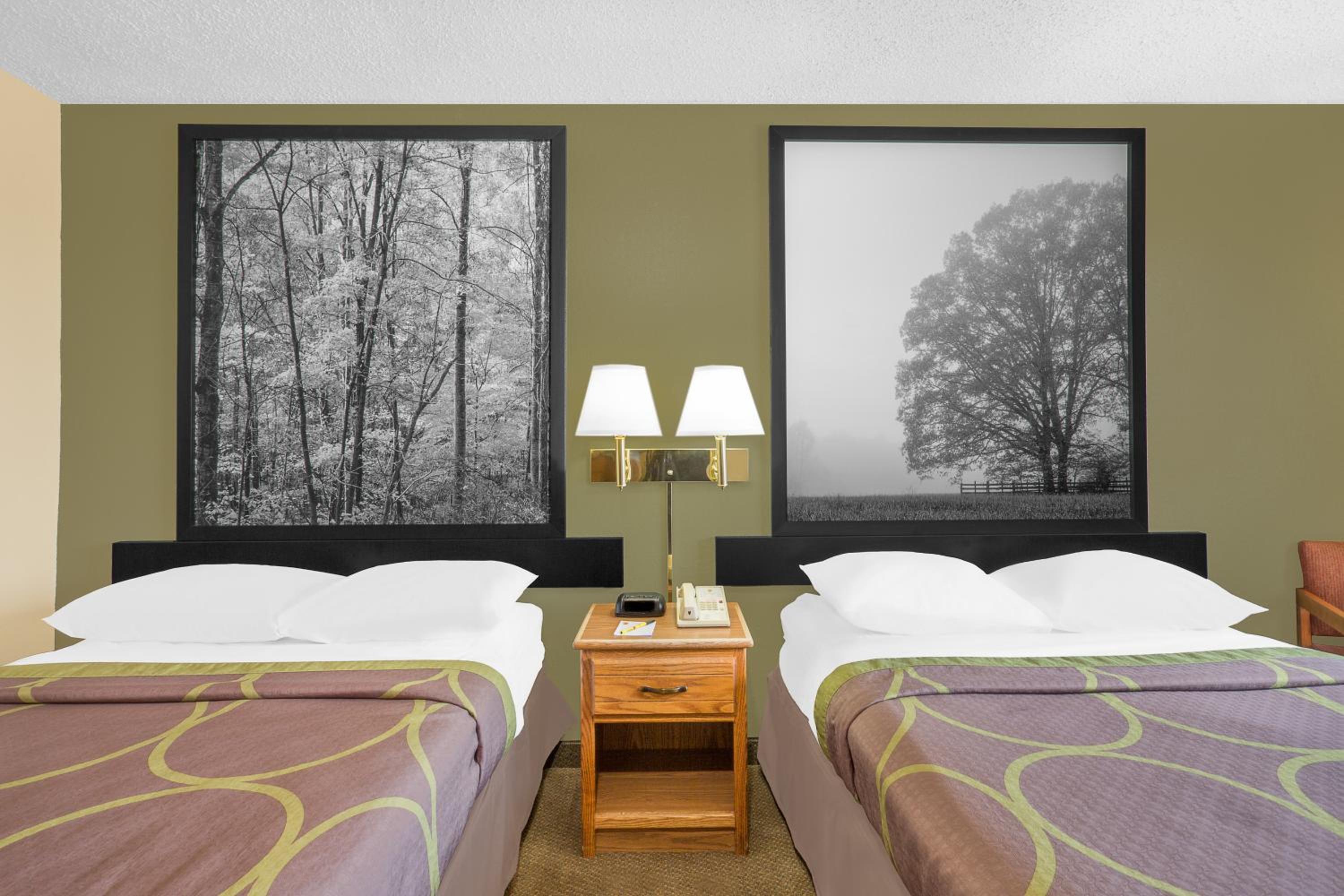 Deluxe Double Room with Two Double Beds - Non-Smoking - Photo 1