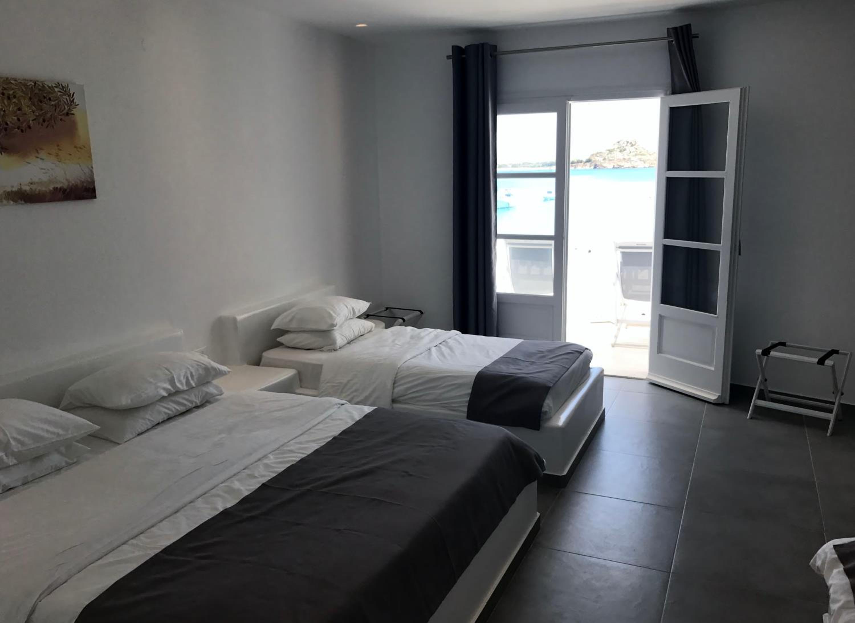 Deluxe Triple Room with Sea View