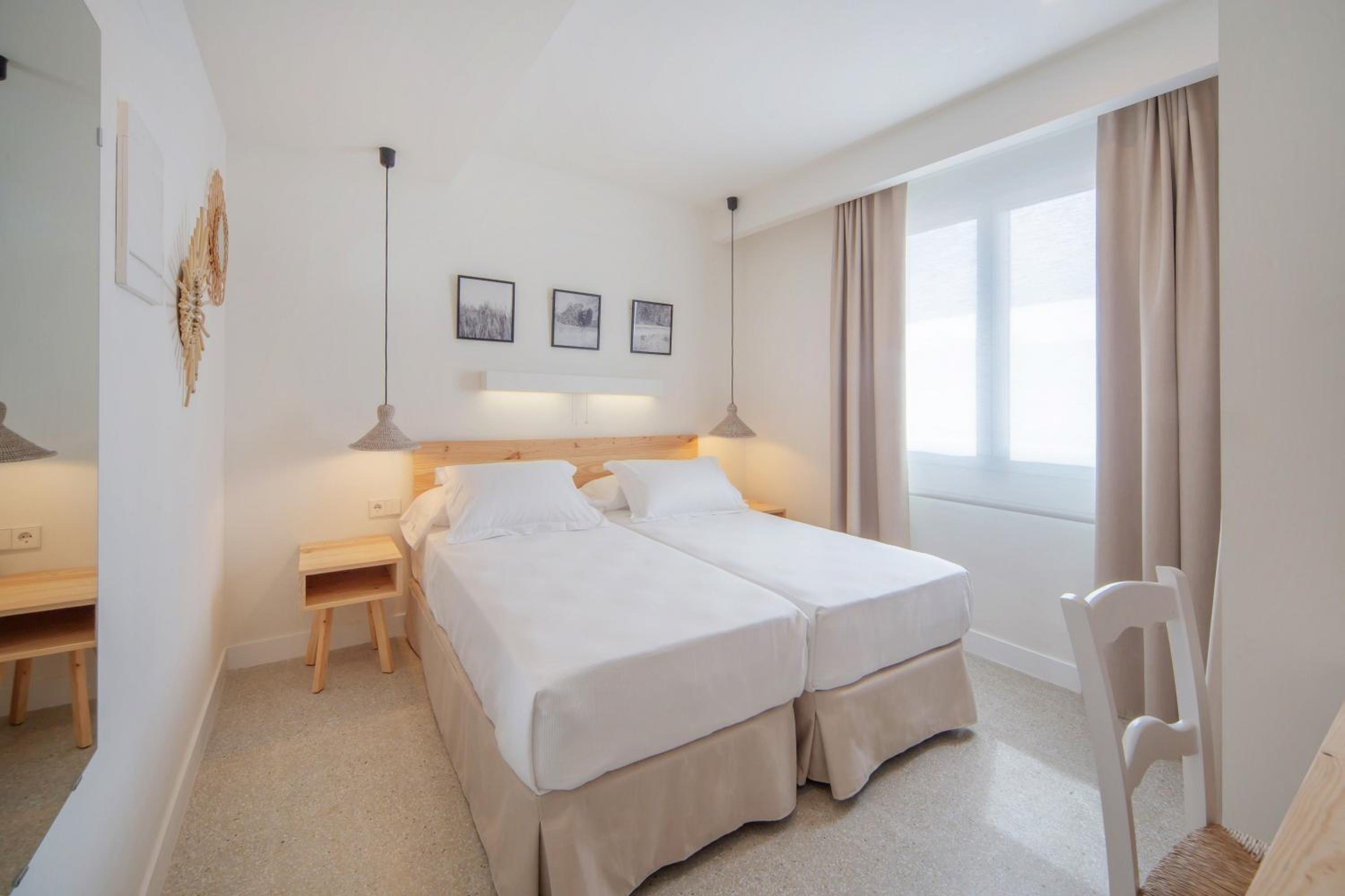 Twin Room - Photo 1