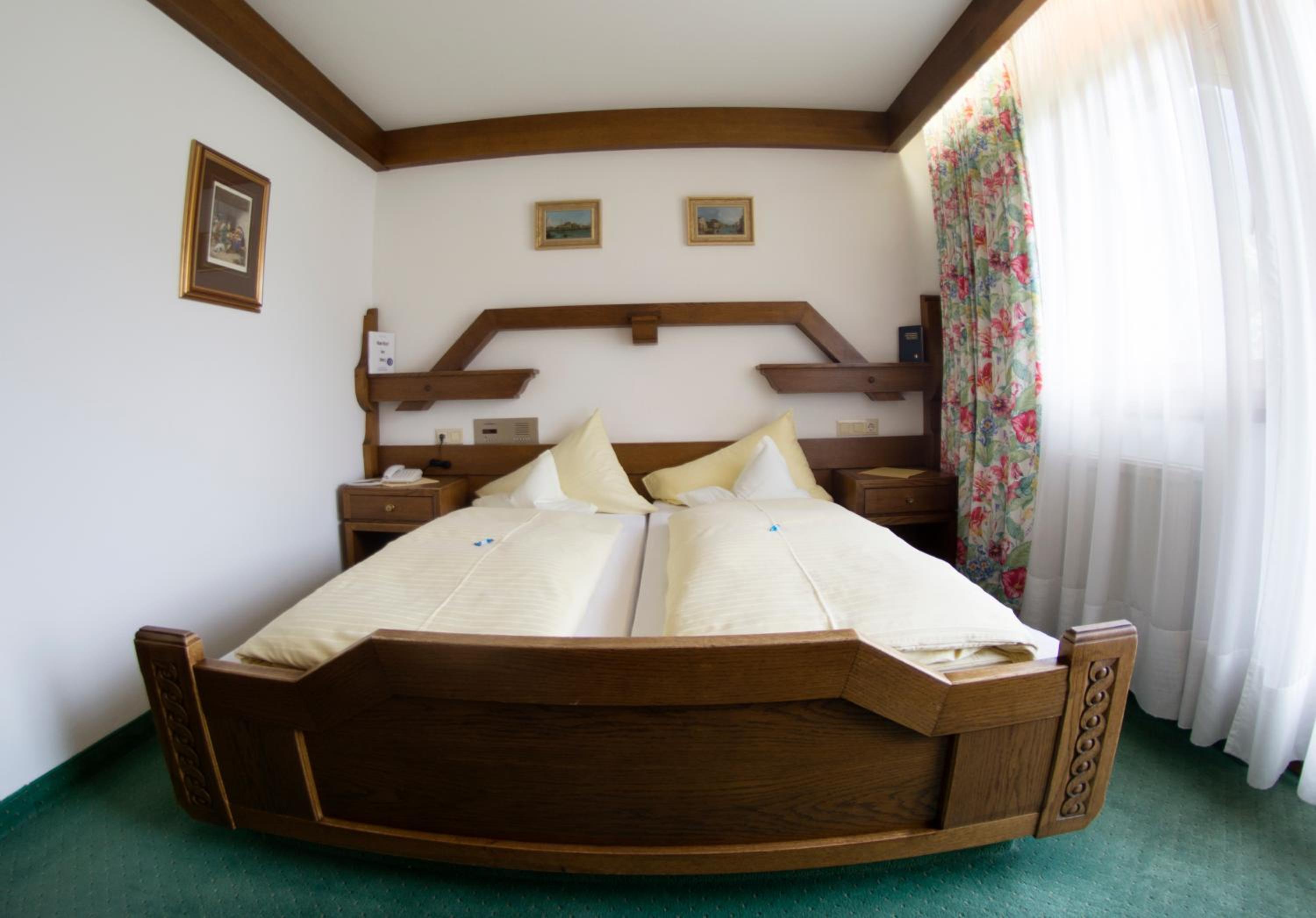 Double Room with Balcony and Mountain View photo 3