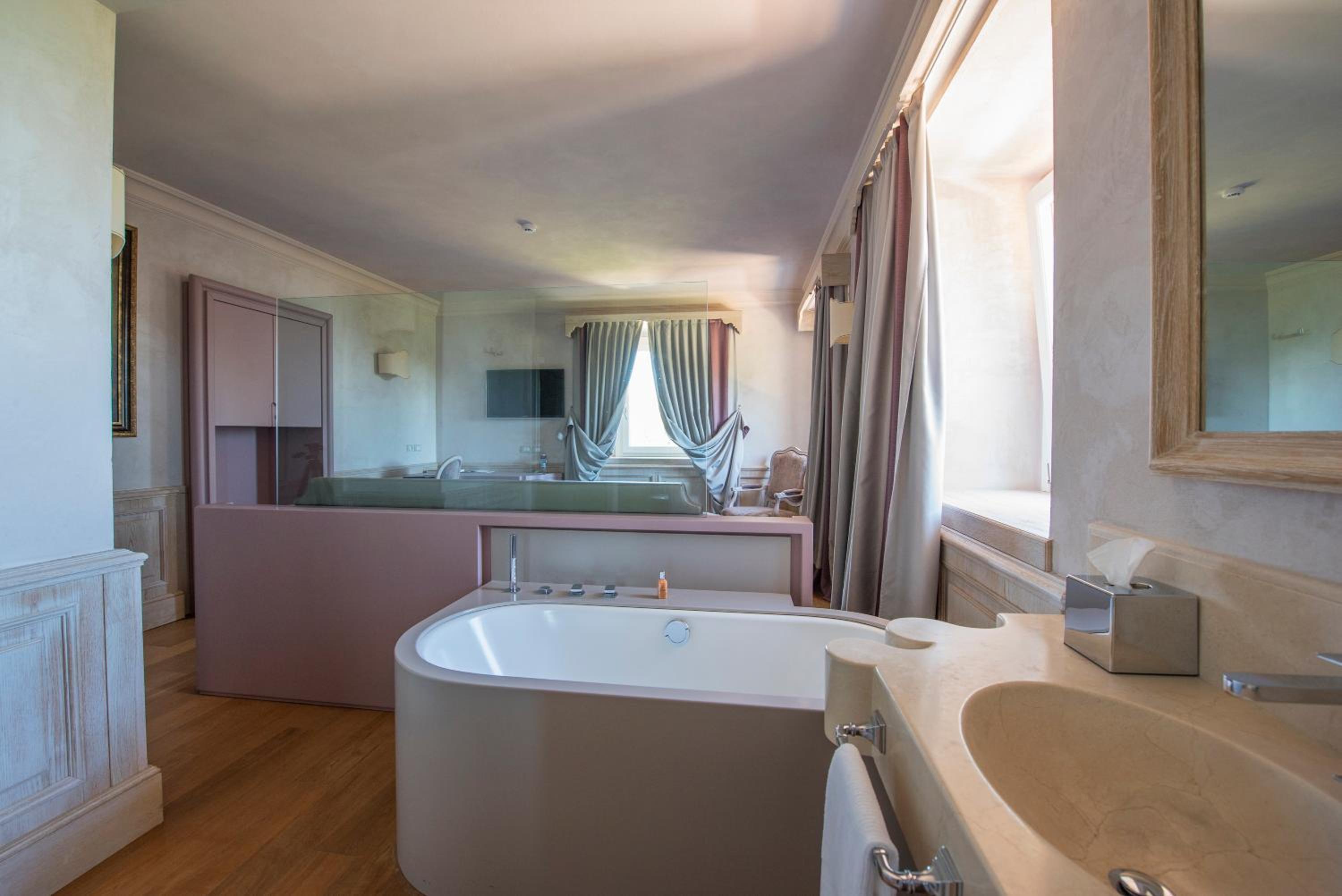 Prestige Double Room with Sea View - Photo 6