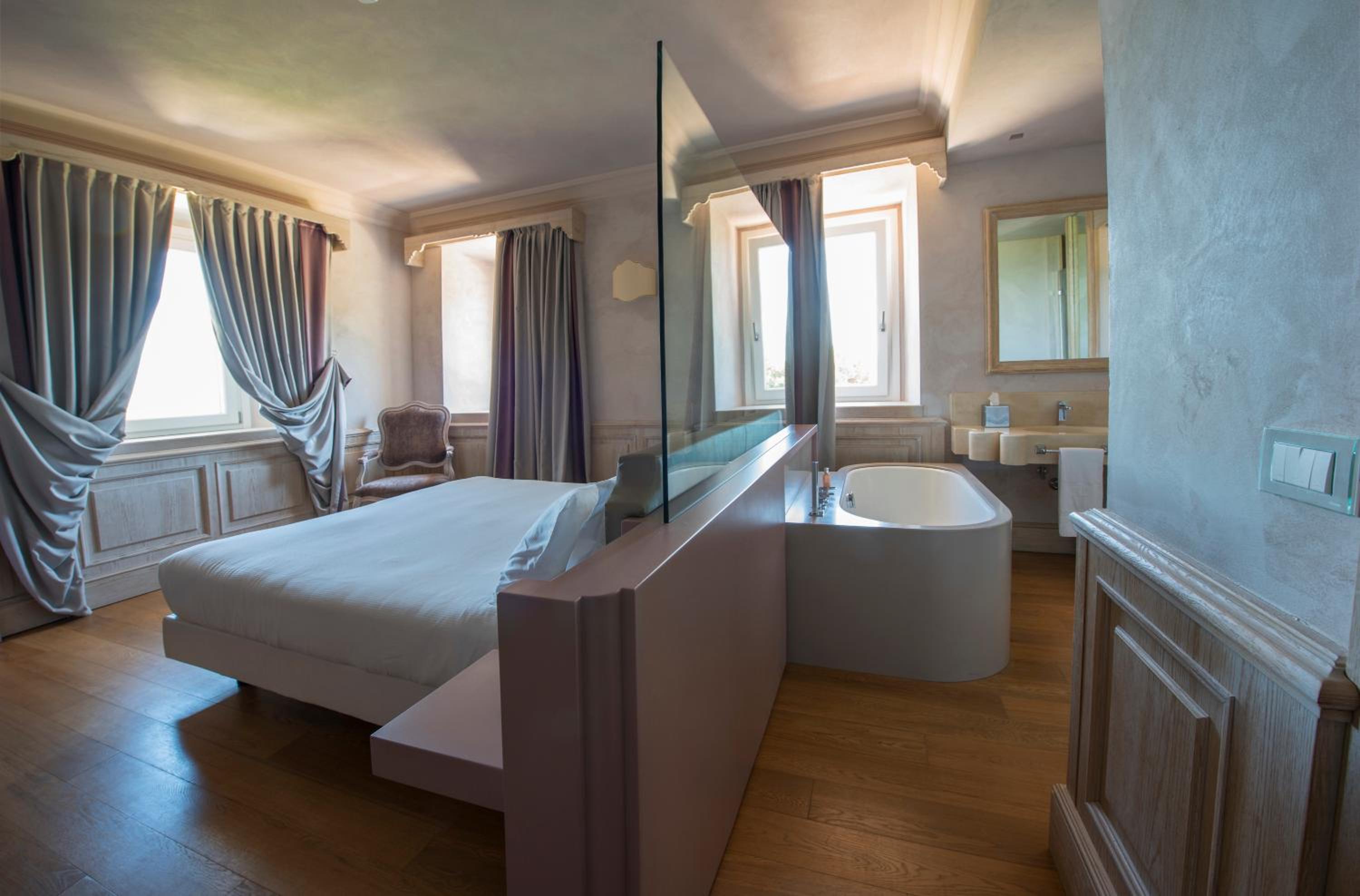 Prestige Double Room with Sea View - Photo 13