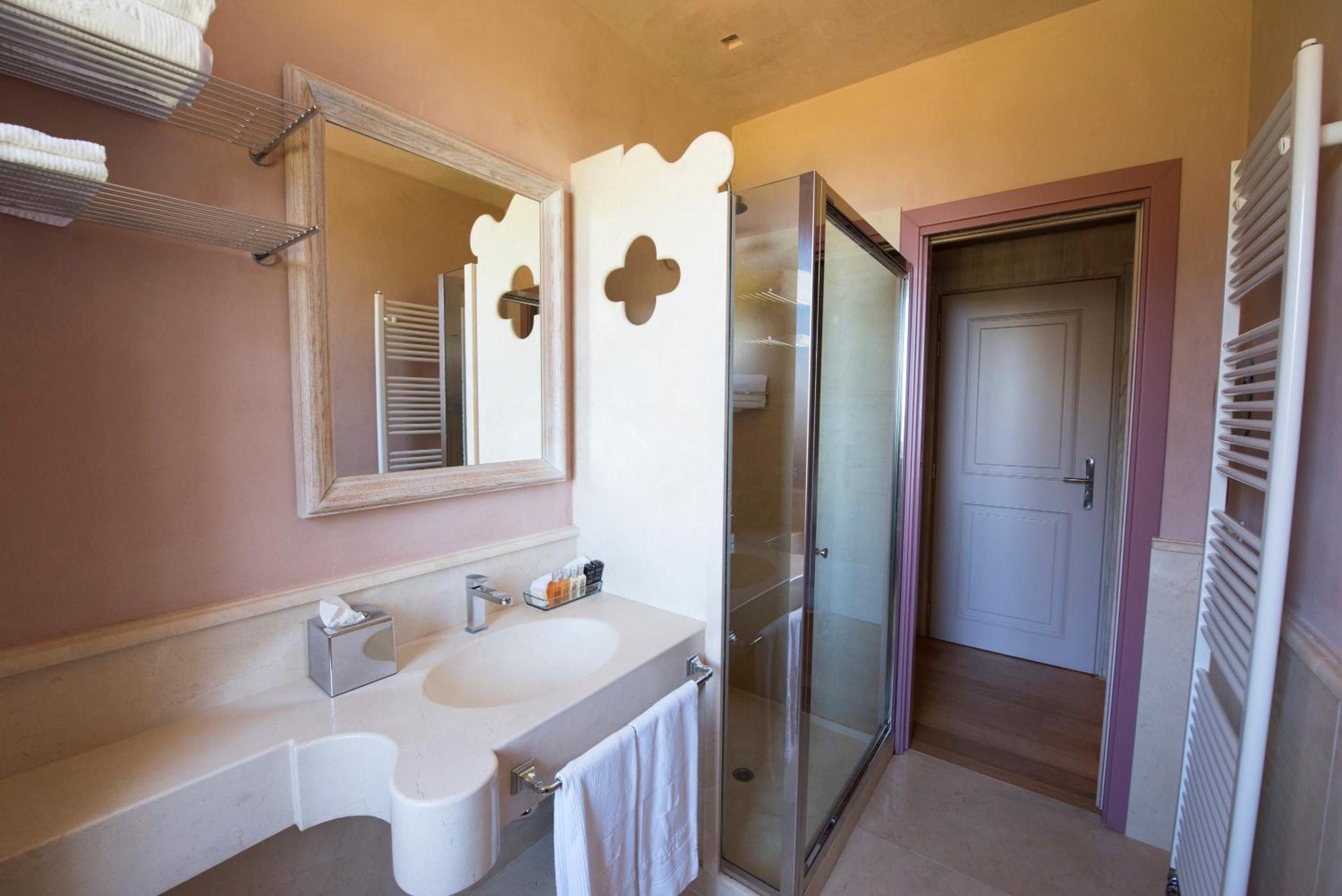 Deluxe Double Room with Sea View - Photo 5