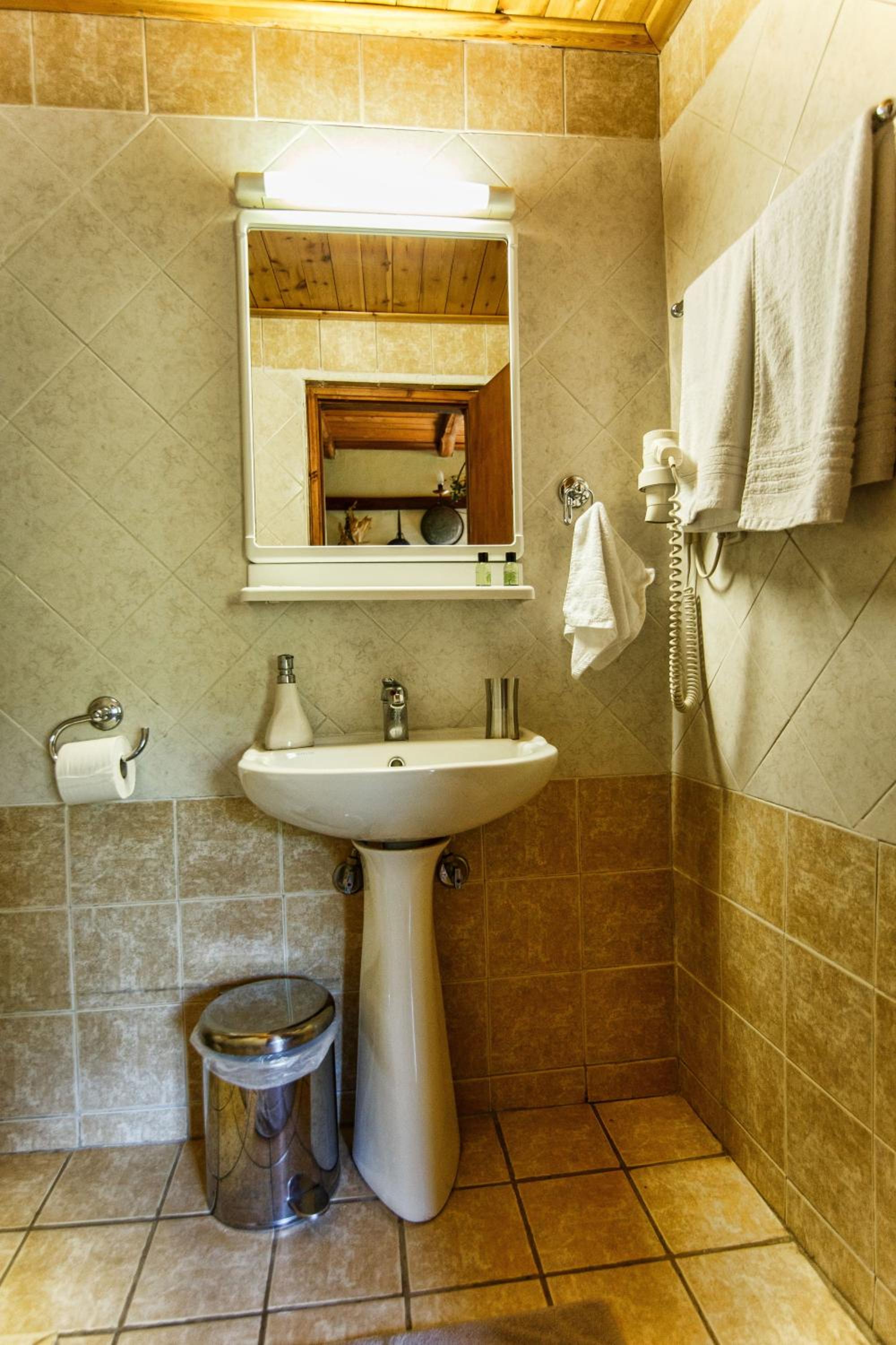 Suite with Panoramic View - Photo 12