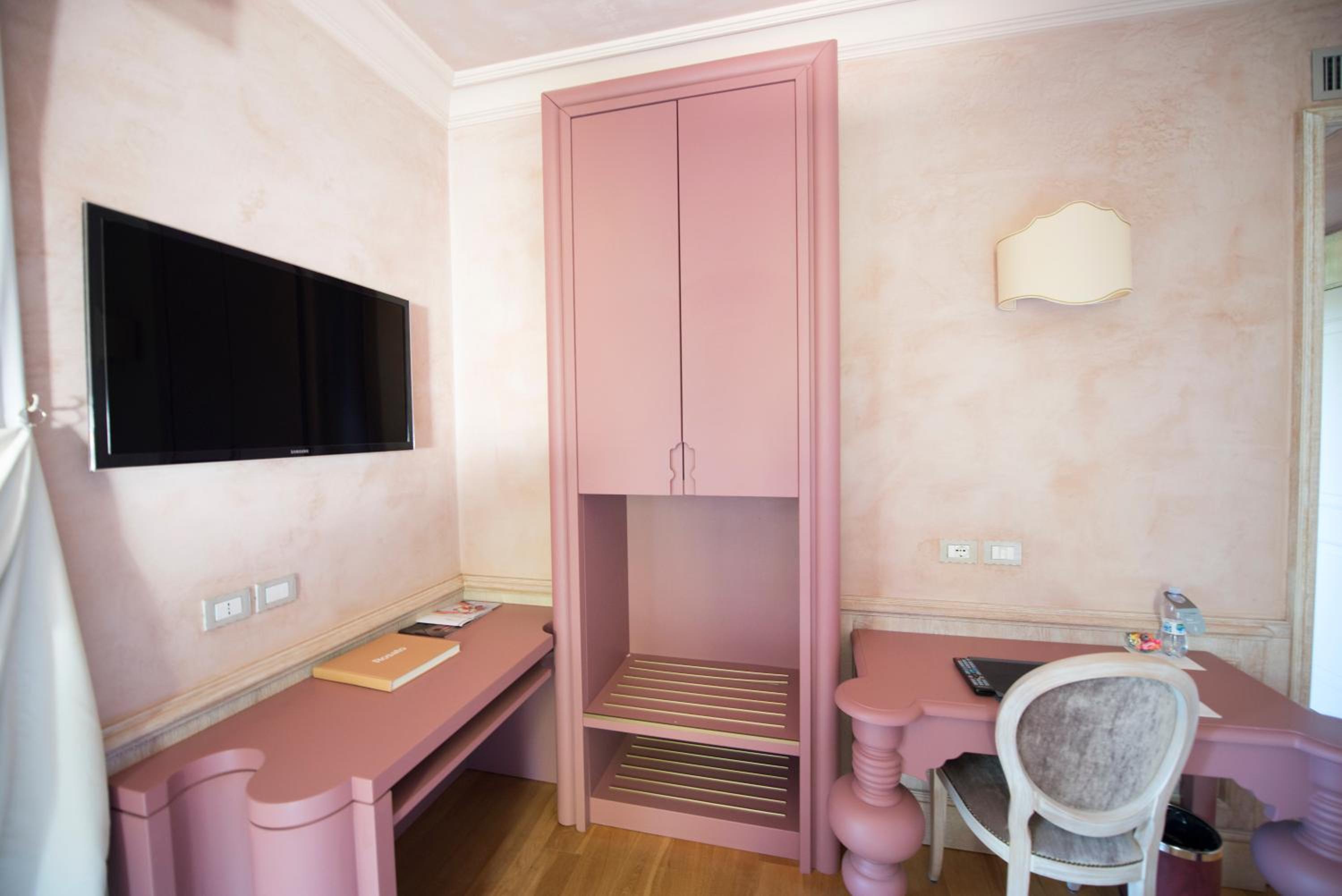 Deluxe Double Room with Sea View - Photo 7