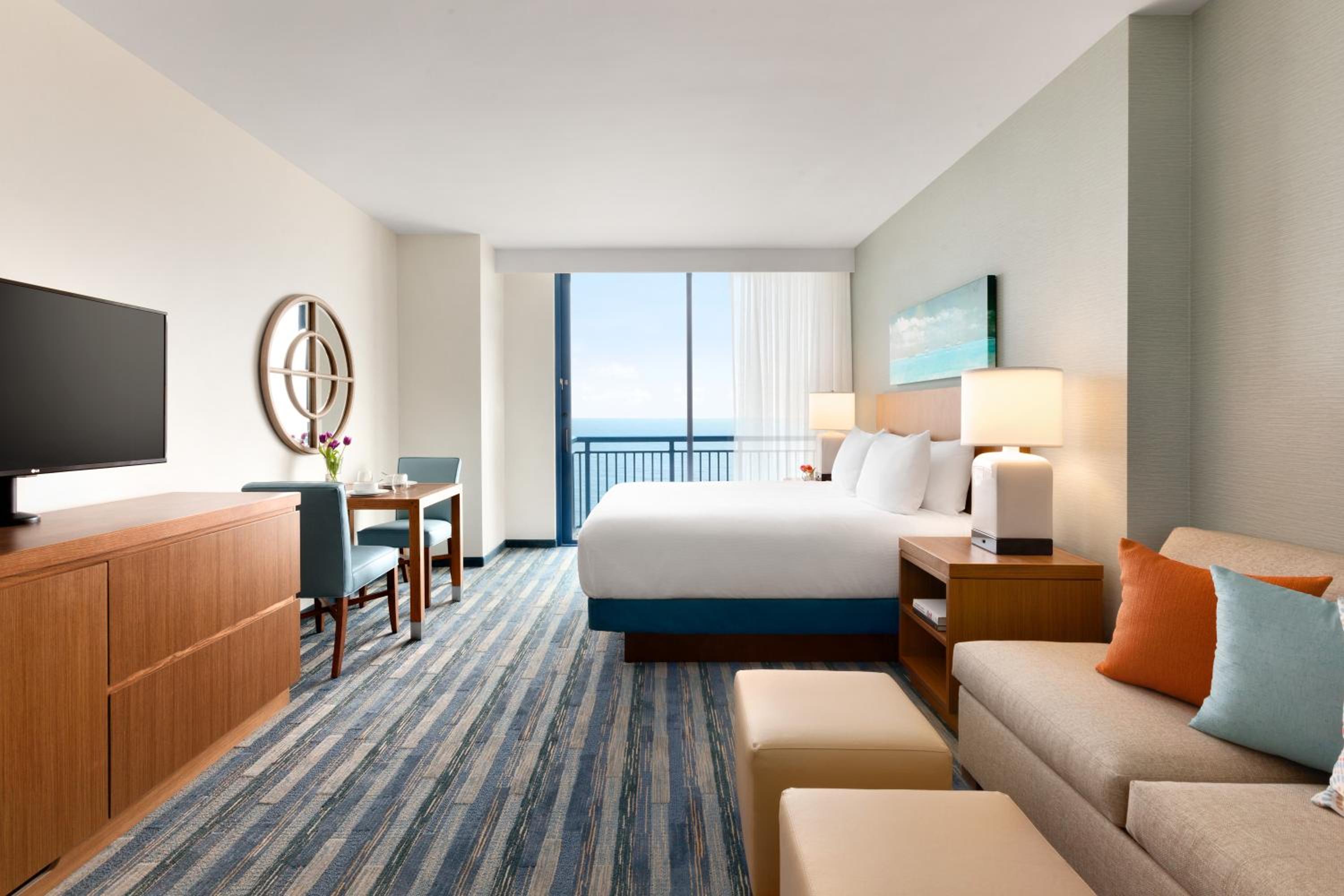 Oceanfront King Studio Suite with Sofa Bed - Photo 4