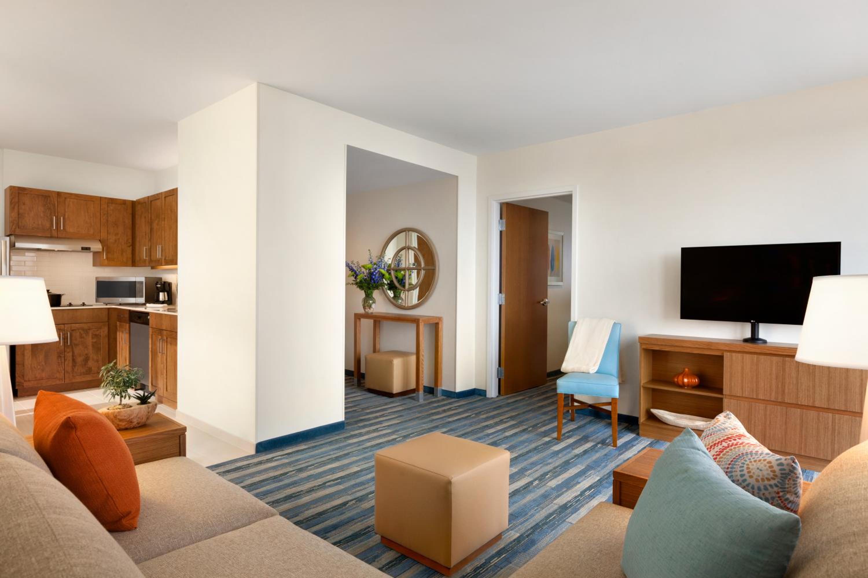 One-Bedroom Suite with Two Queen Beds - Oceanfront - Photo 5