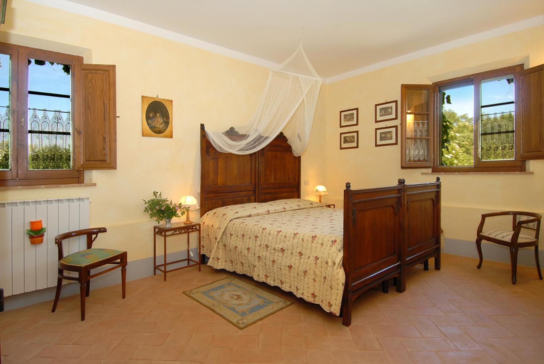 Two-Bedroom Apartment - Photo 2