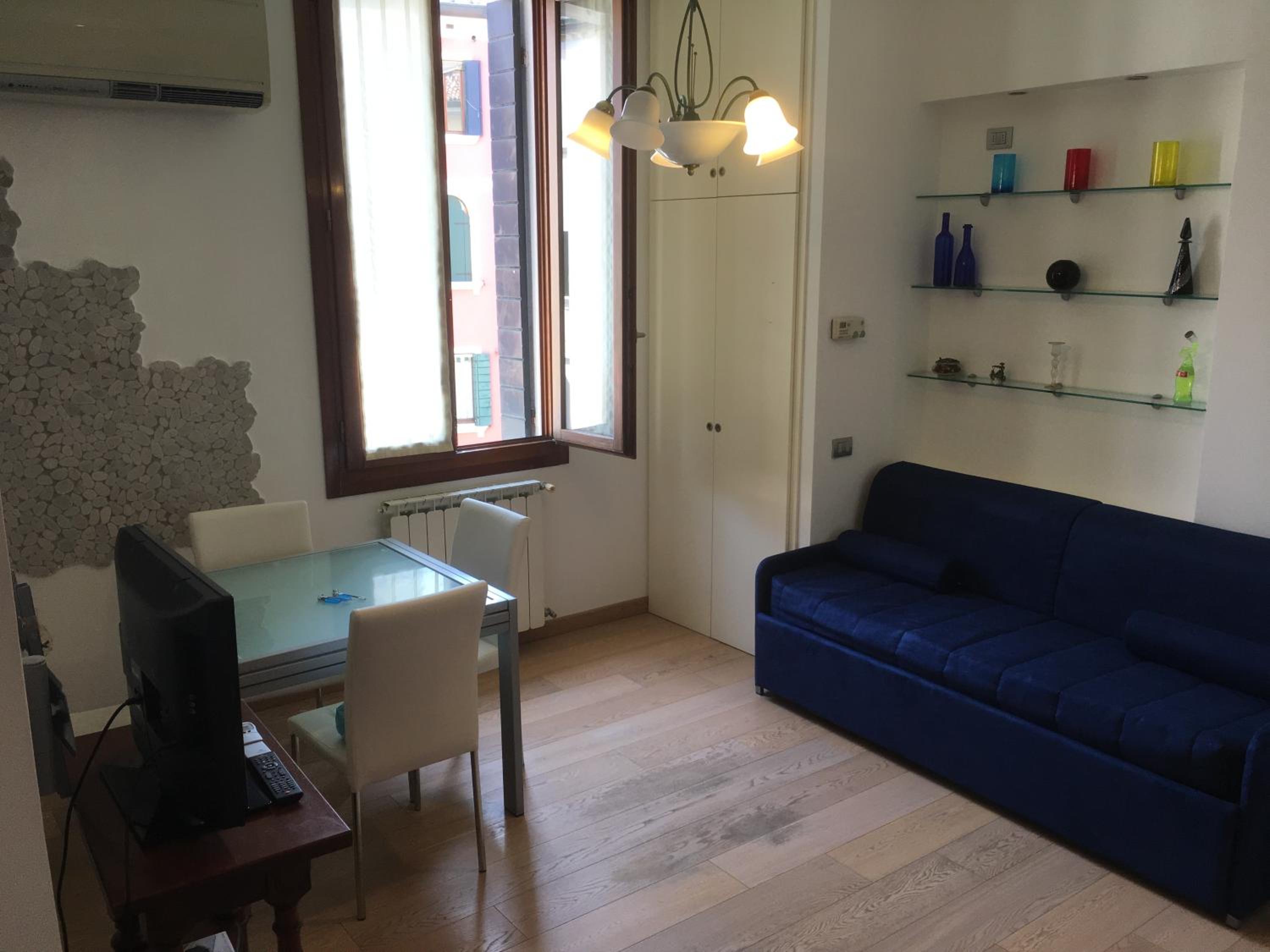 Apartment photo 1