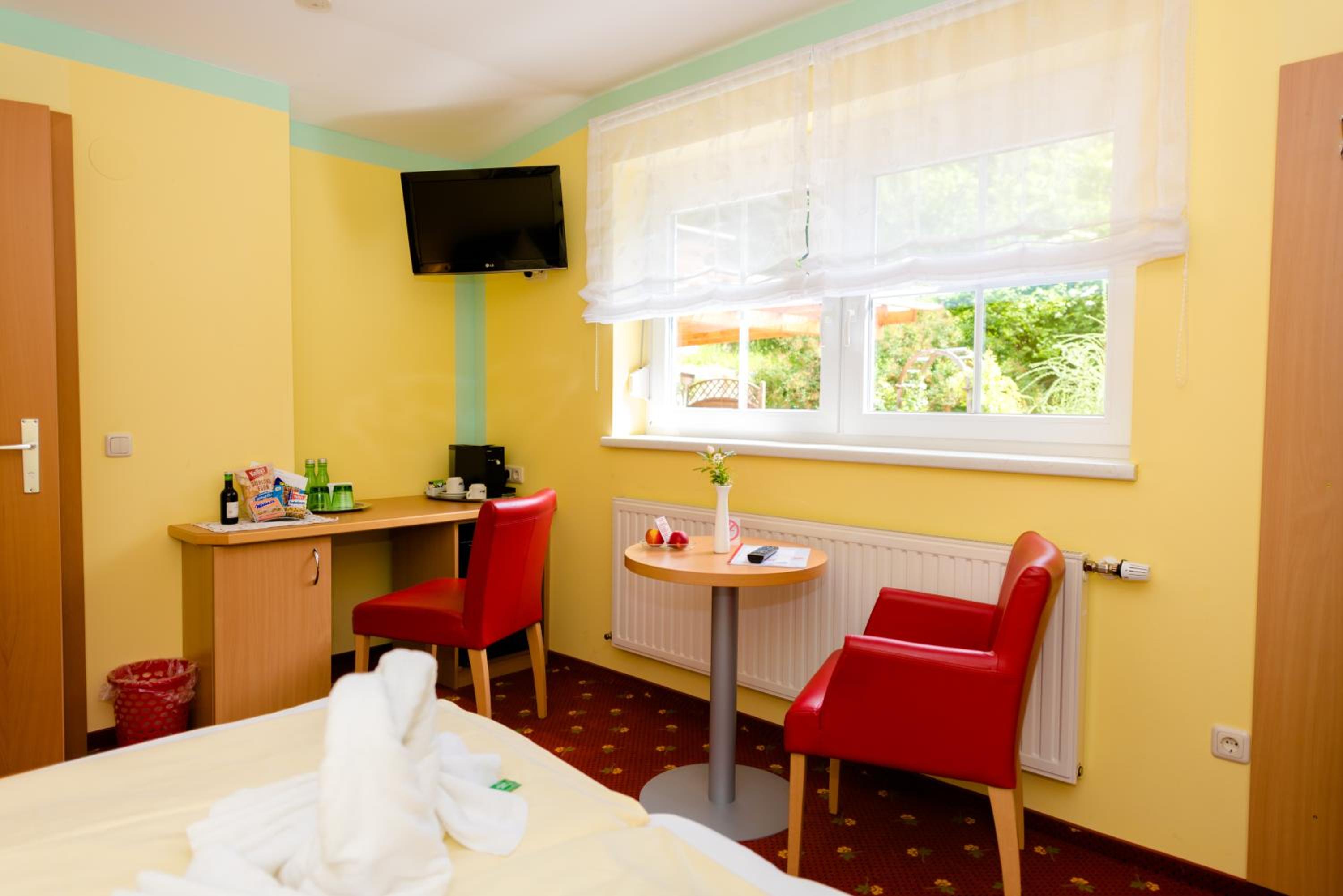 Double Room - Photo 13